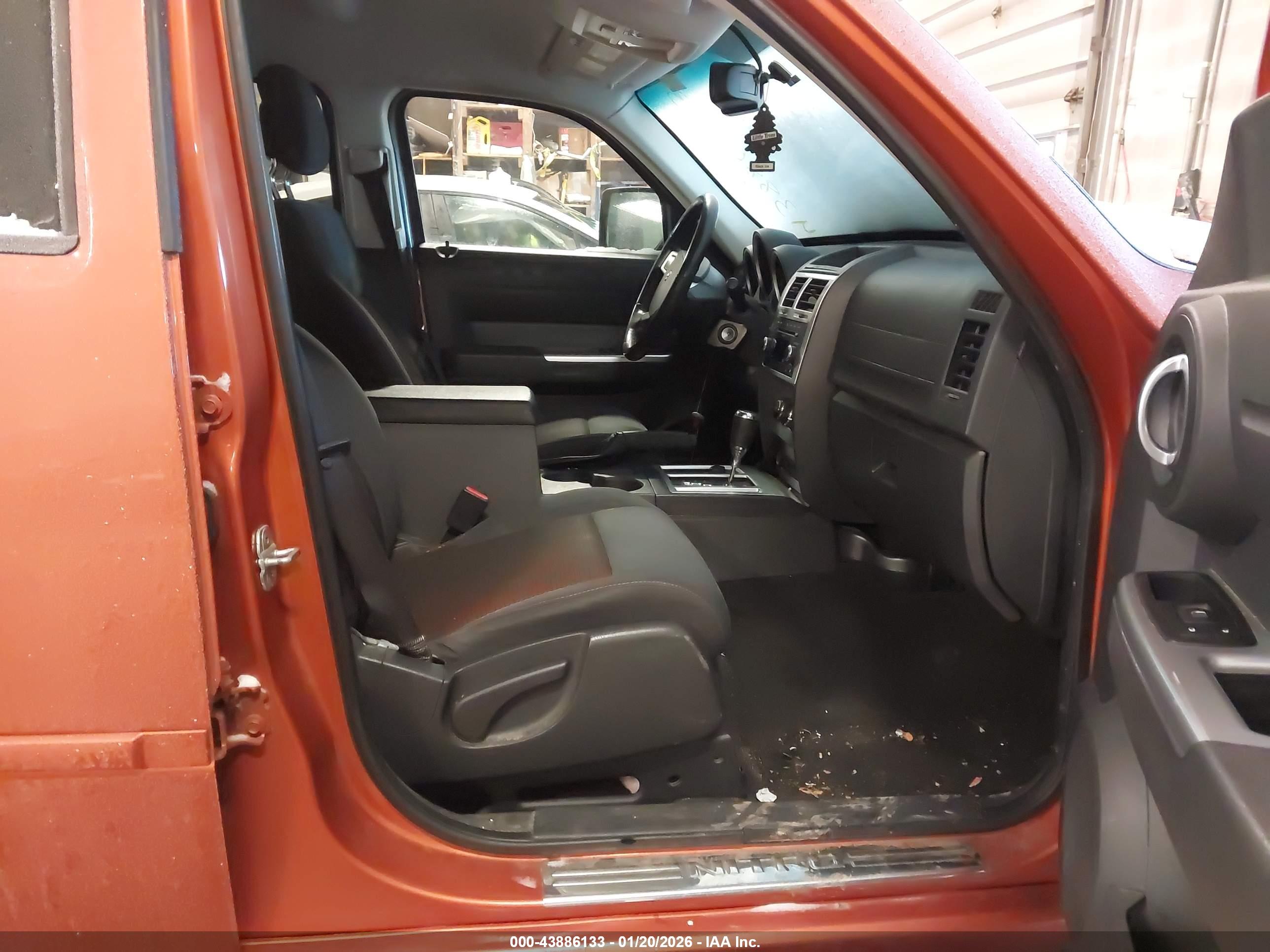 DODGE NITRO image 5