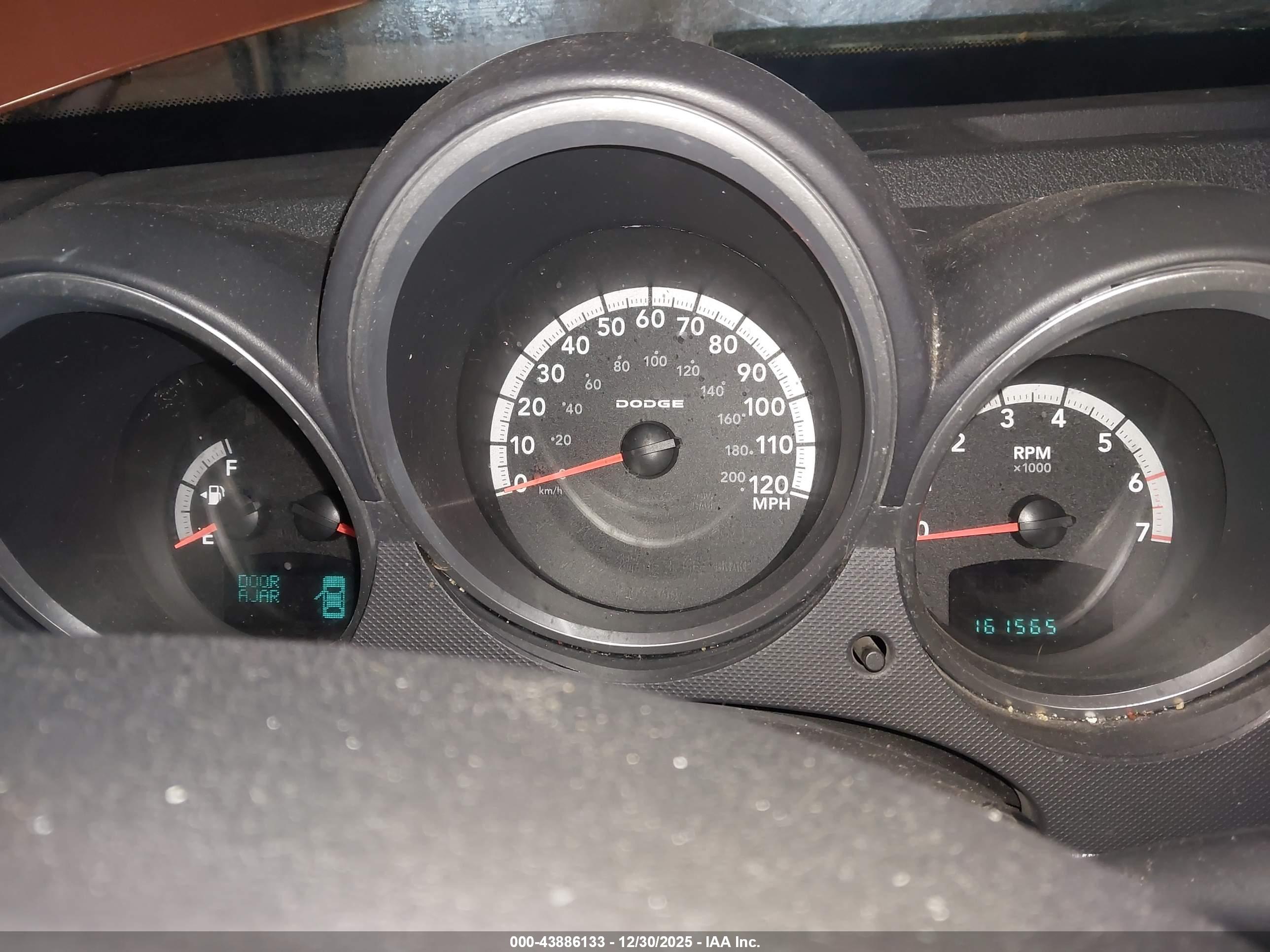 DODGE NITRO image 7
