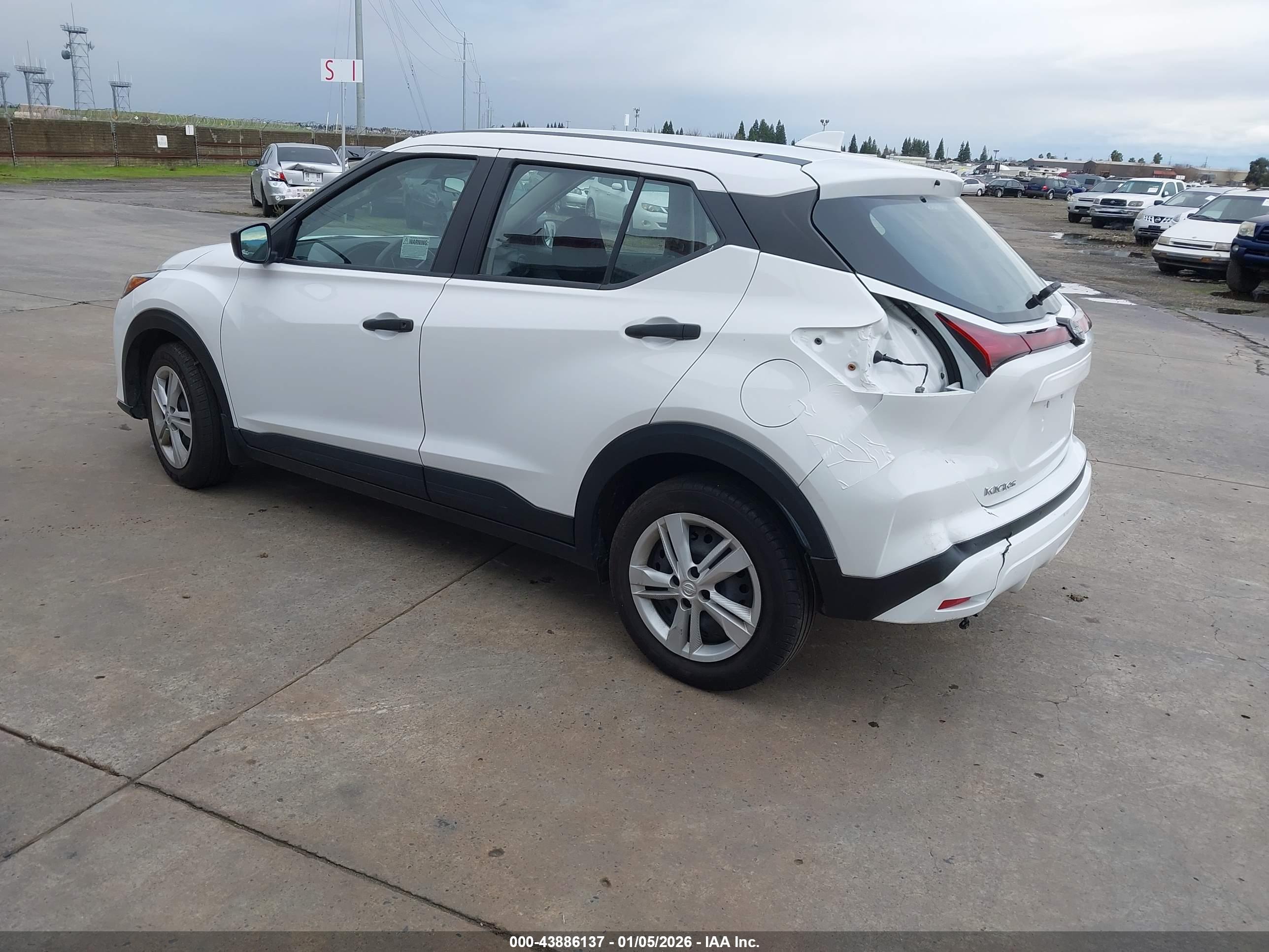 NISSAN KICKS image 3
