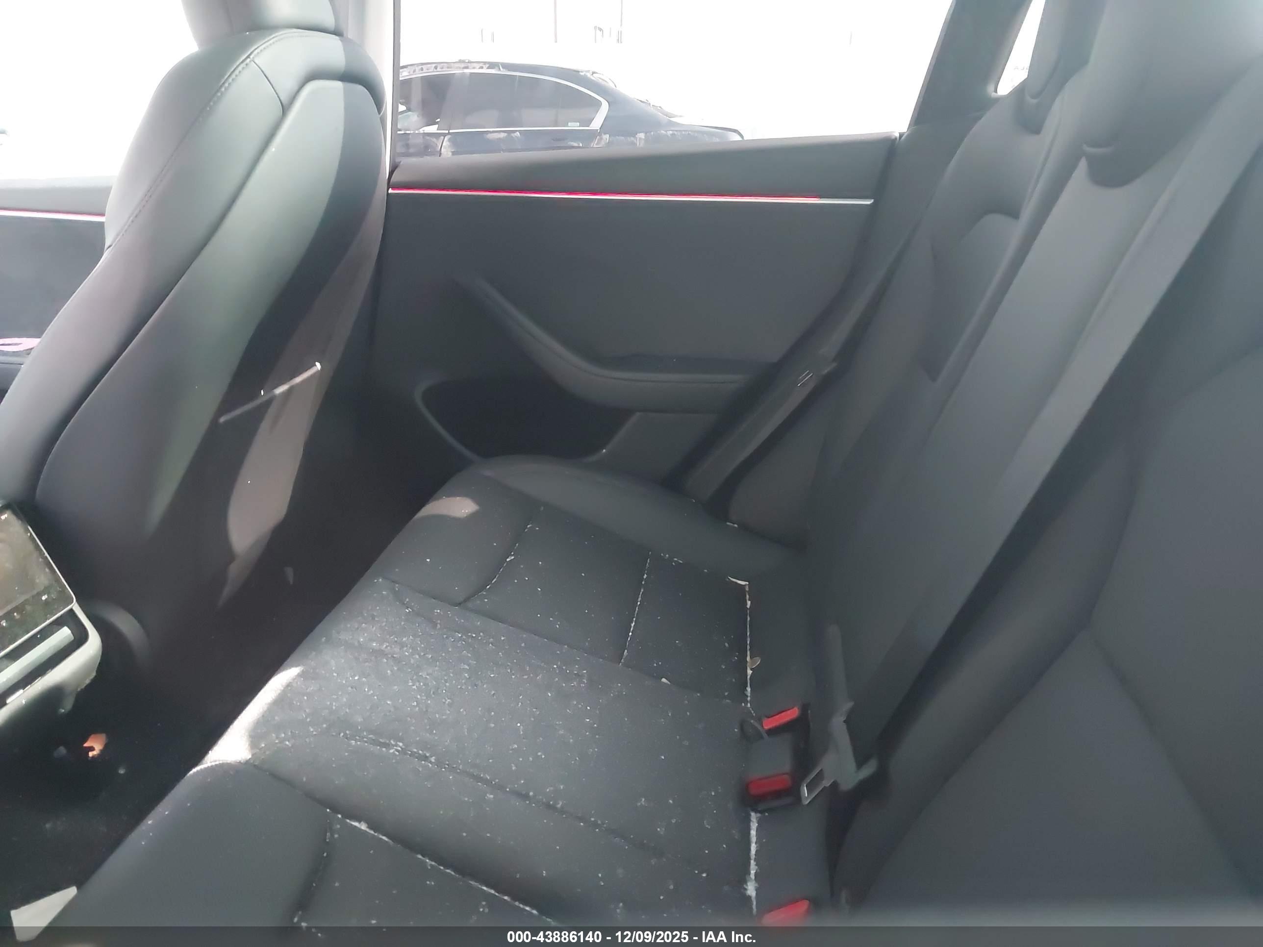 TESLA MODEL image 8