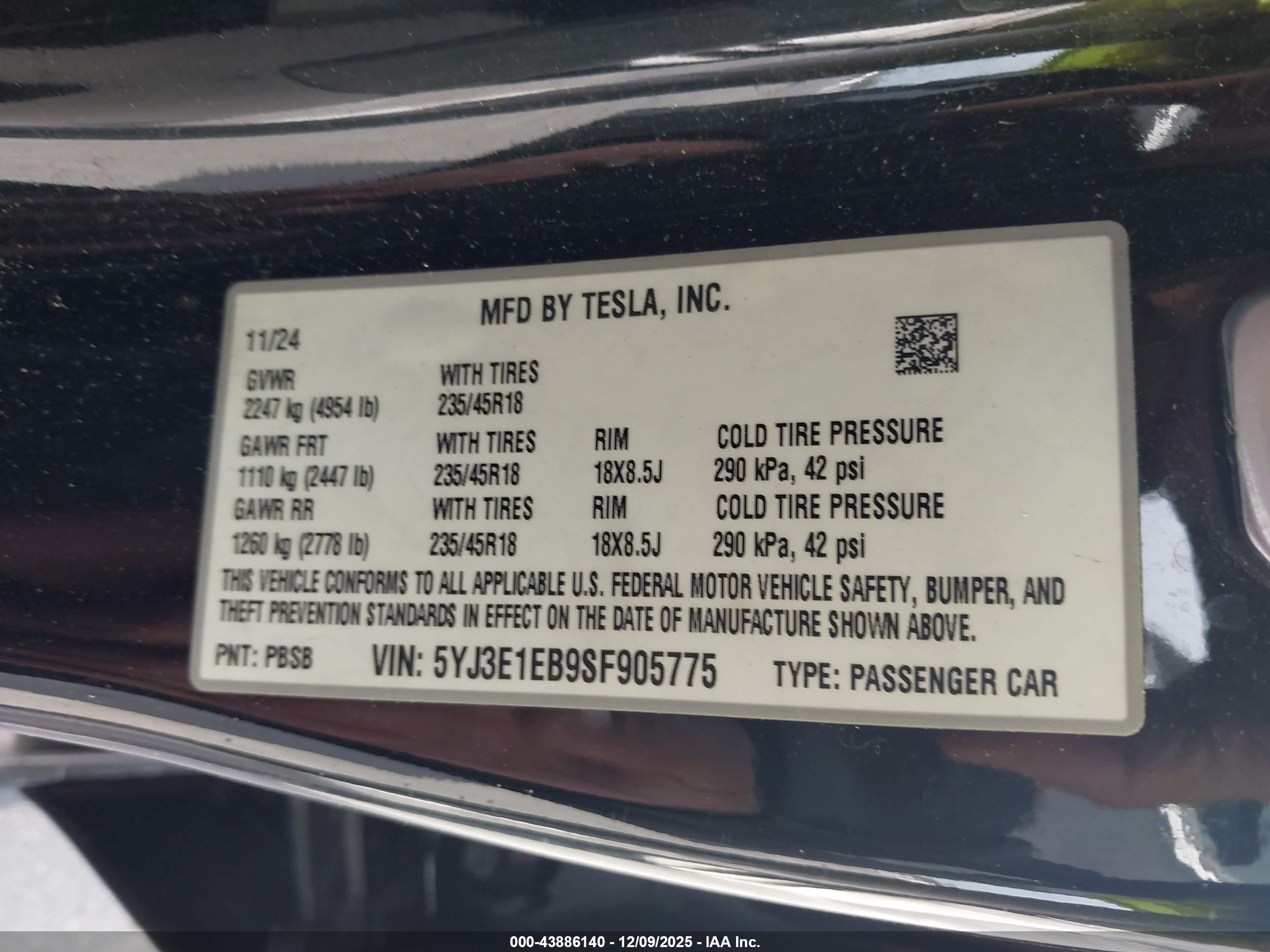 TESLA MODEL image 9
