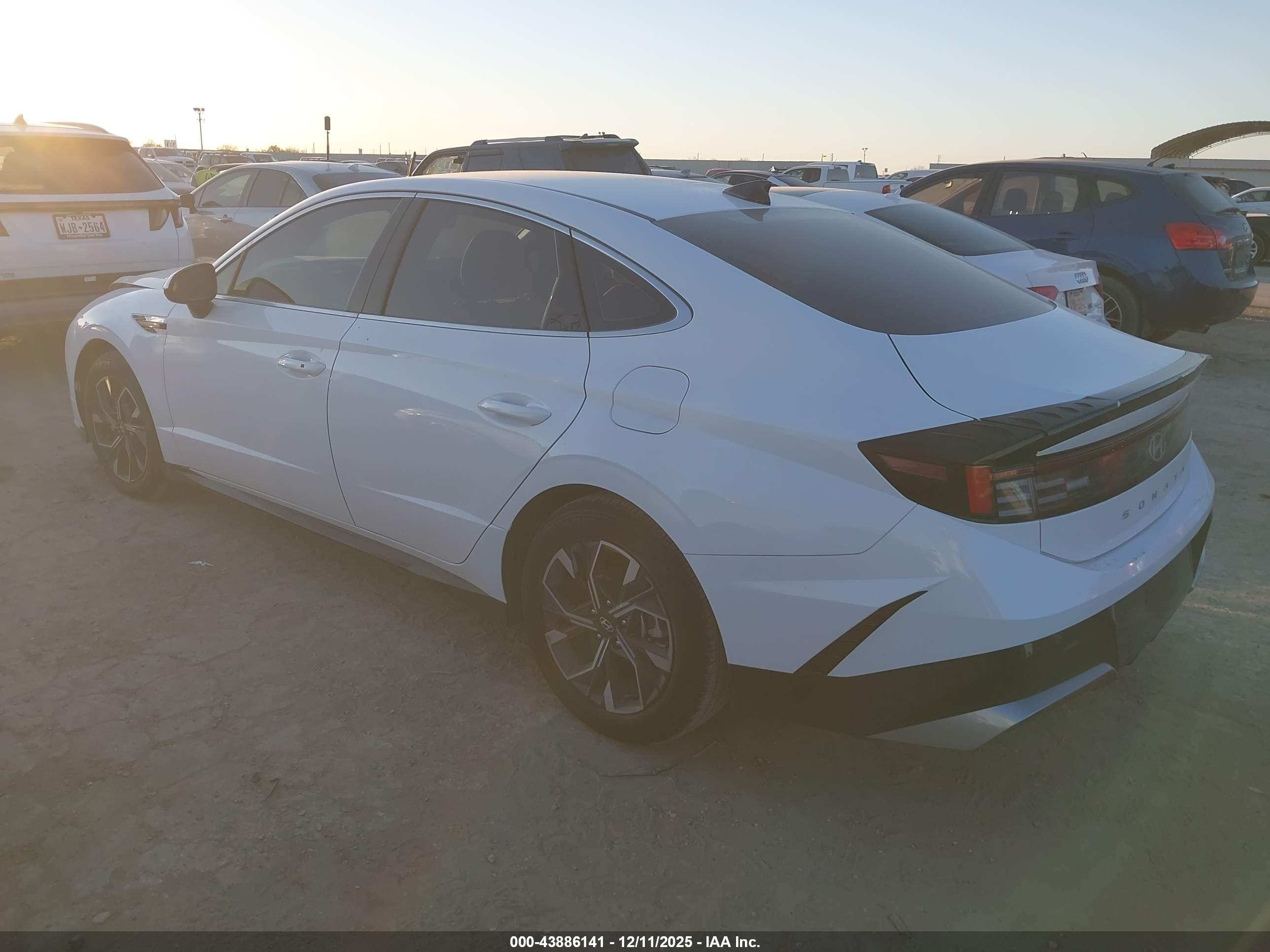 HYUNDAI SONATA image 3