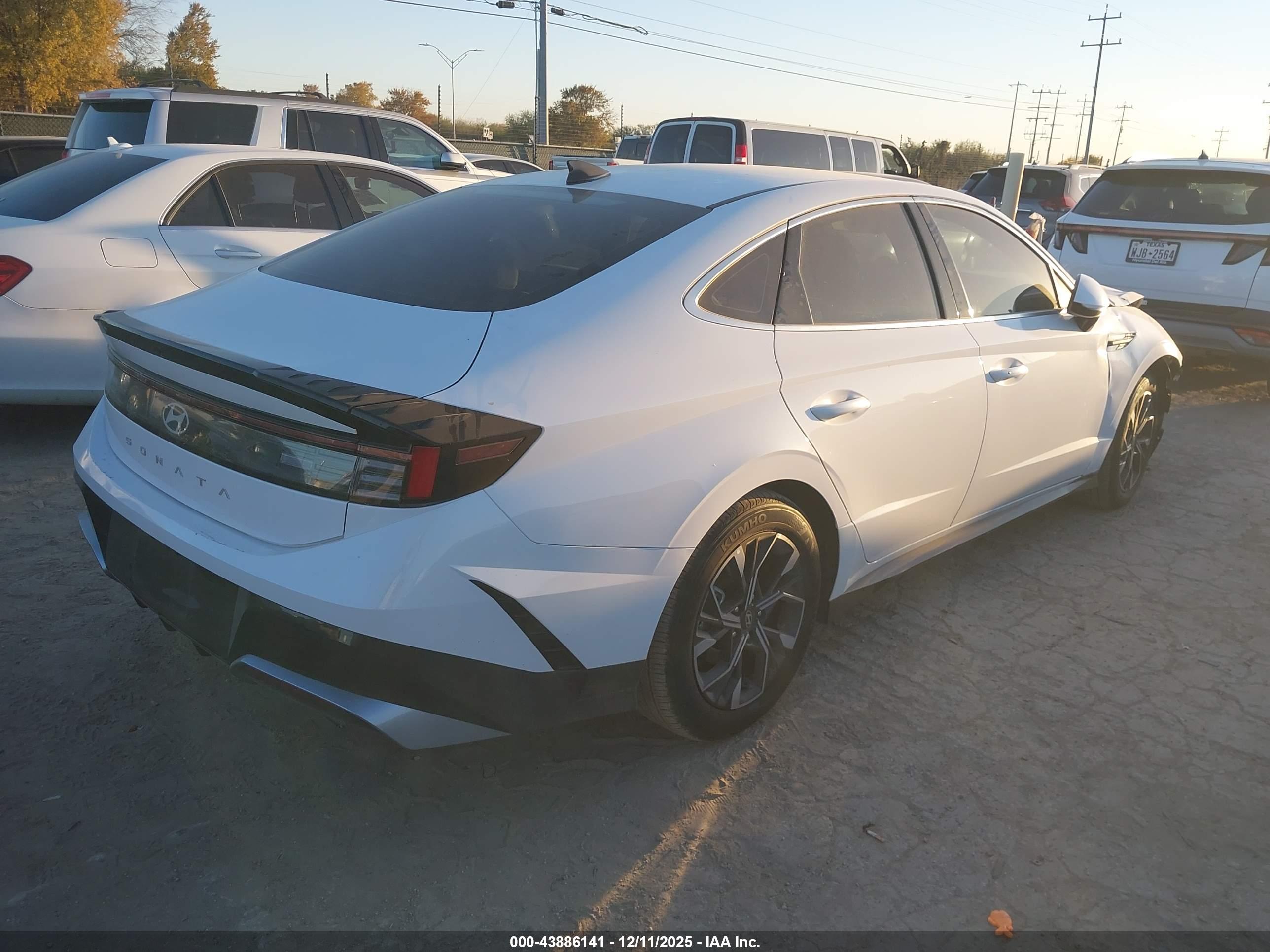 HYUNDAI SONATA image 4