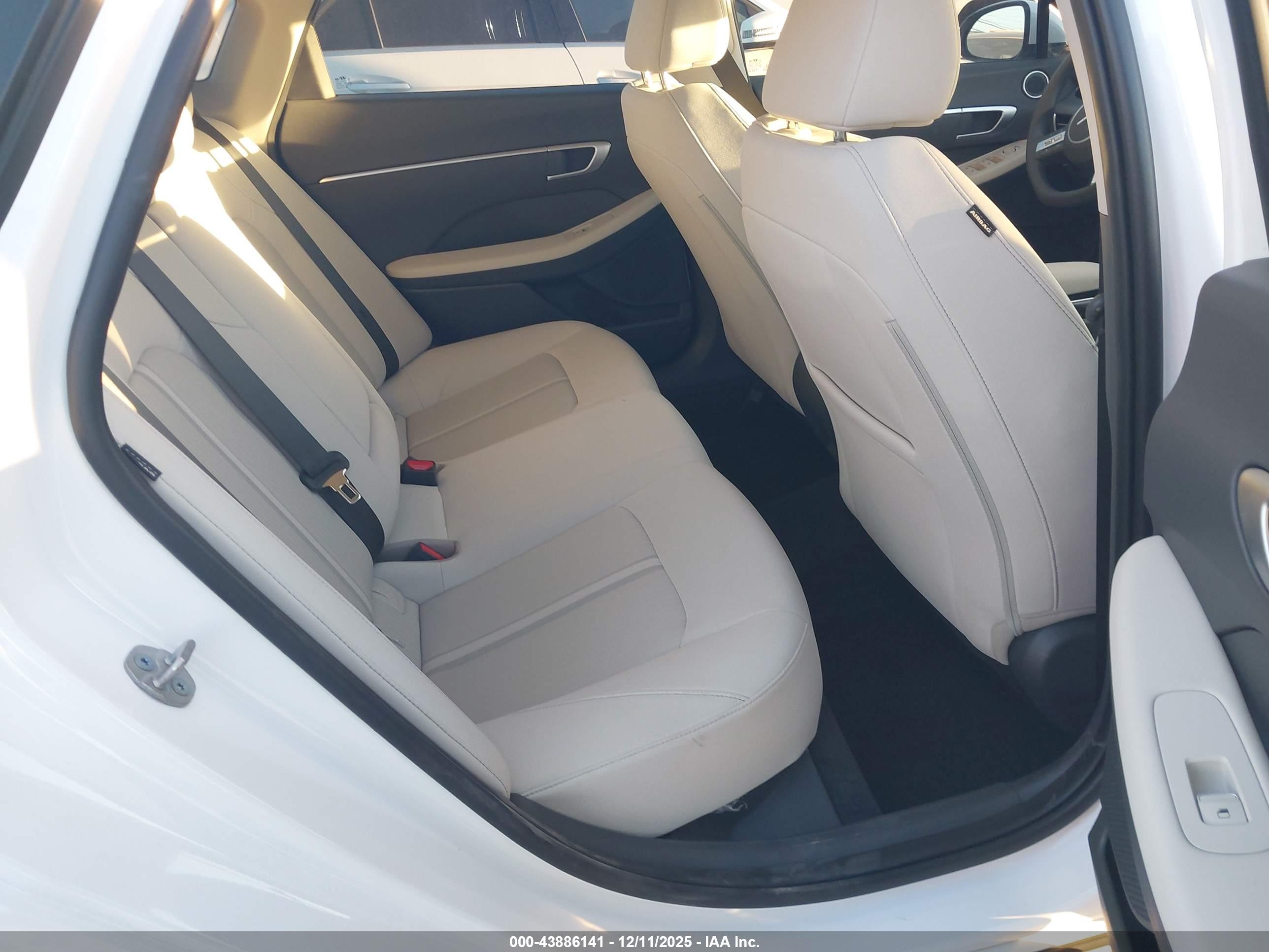HYUNDAI SONATA image 8