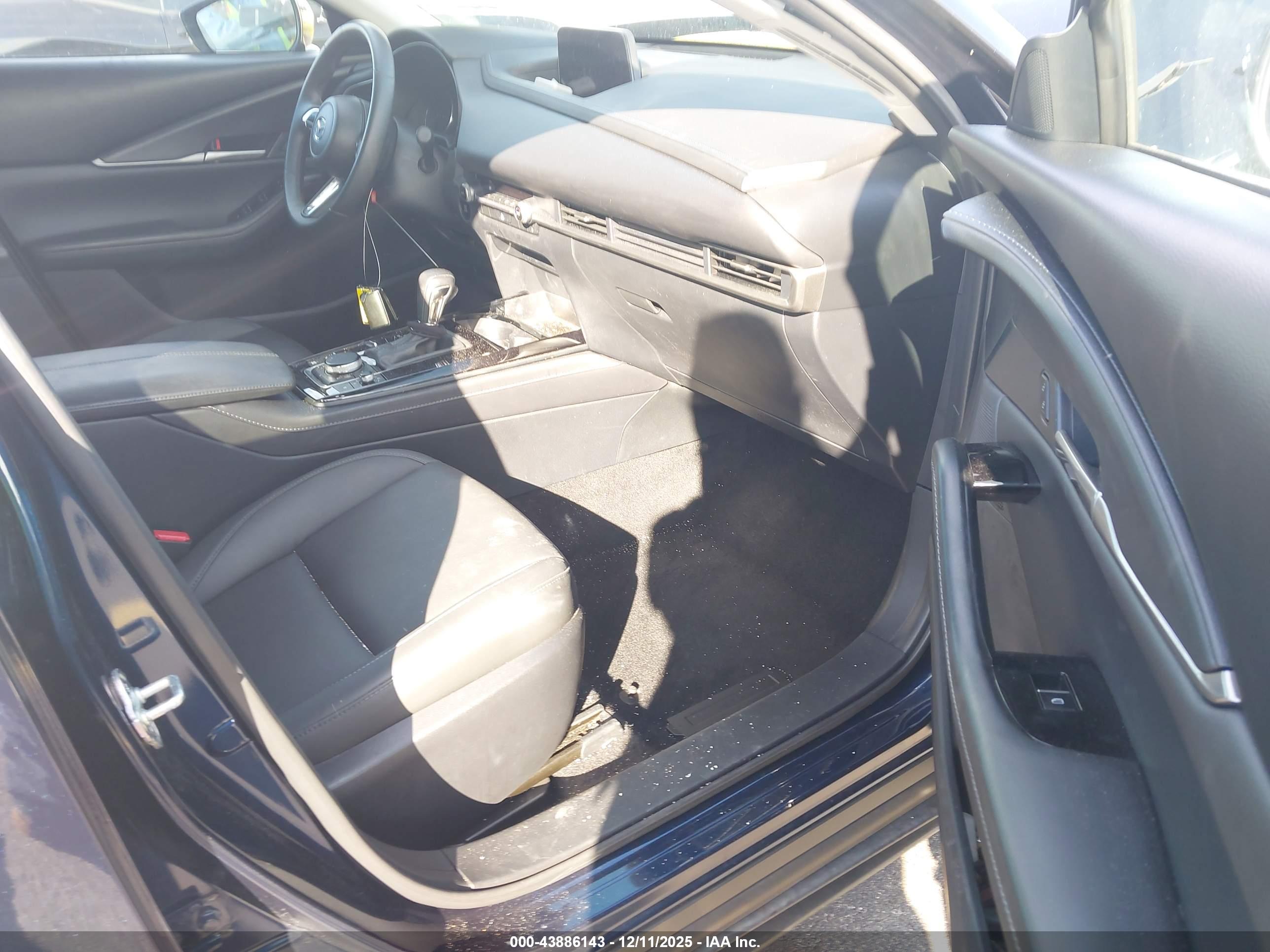 MAZDA CX-30 image 5