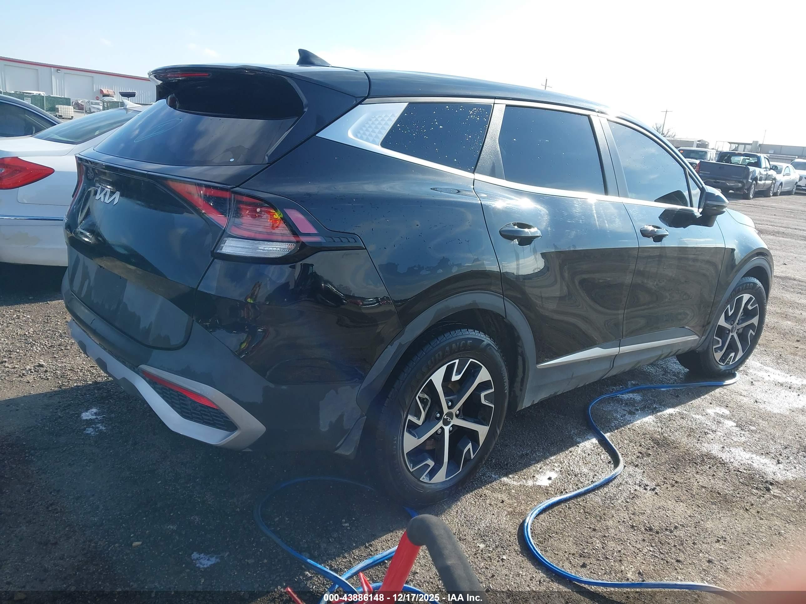 KIA SPORTAGE image 4