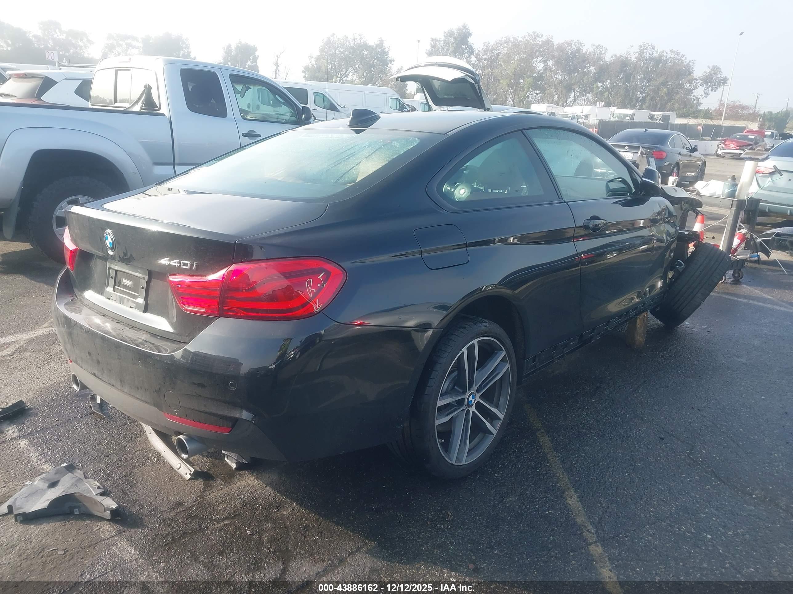 BMW 440I image 4