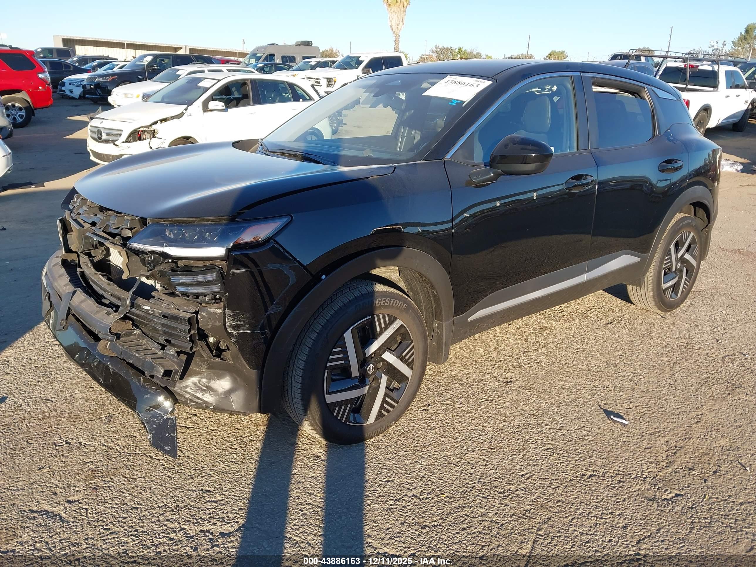 NISSAN KICKS image 2