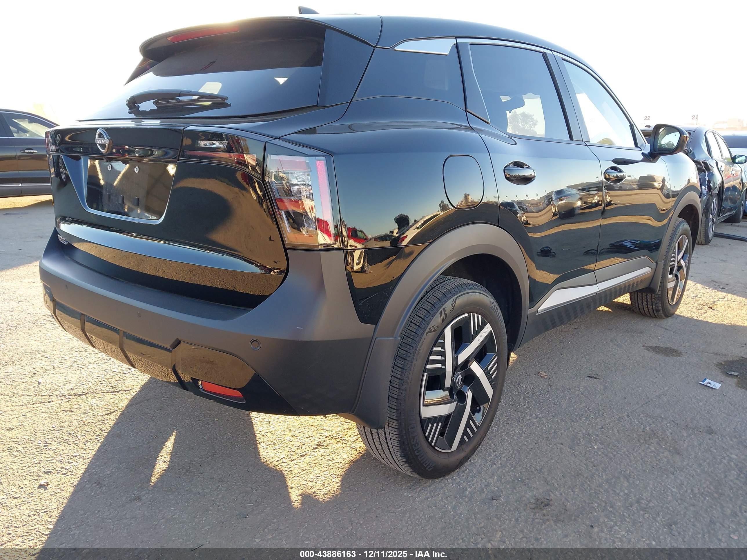 NISSAN KICKS image 4