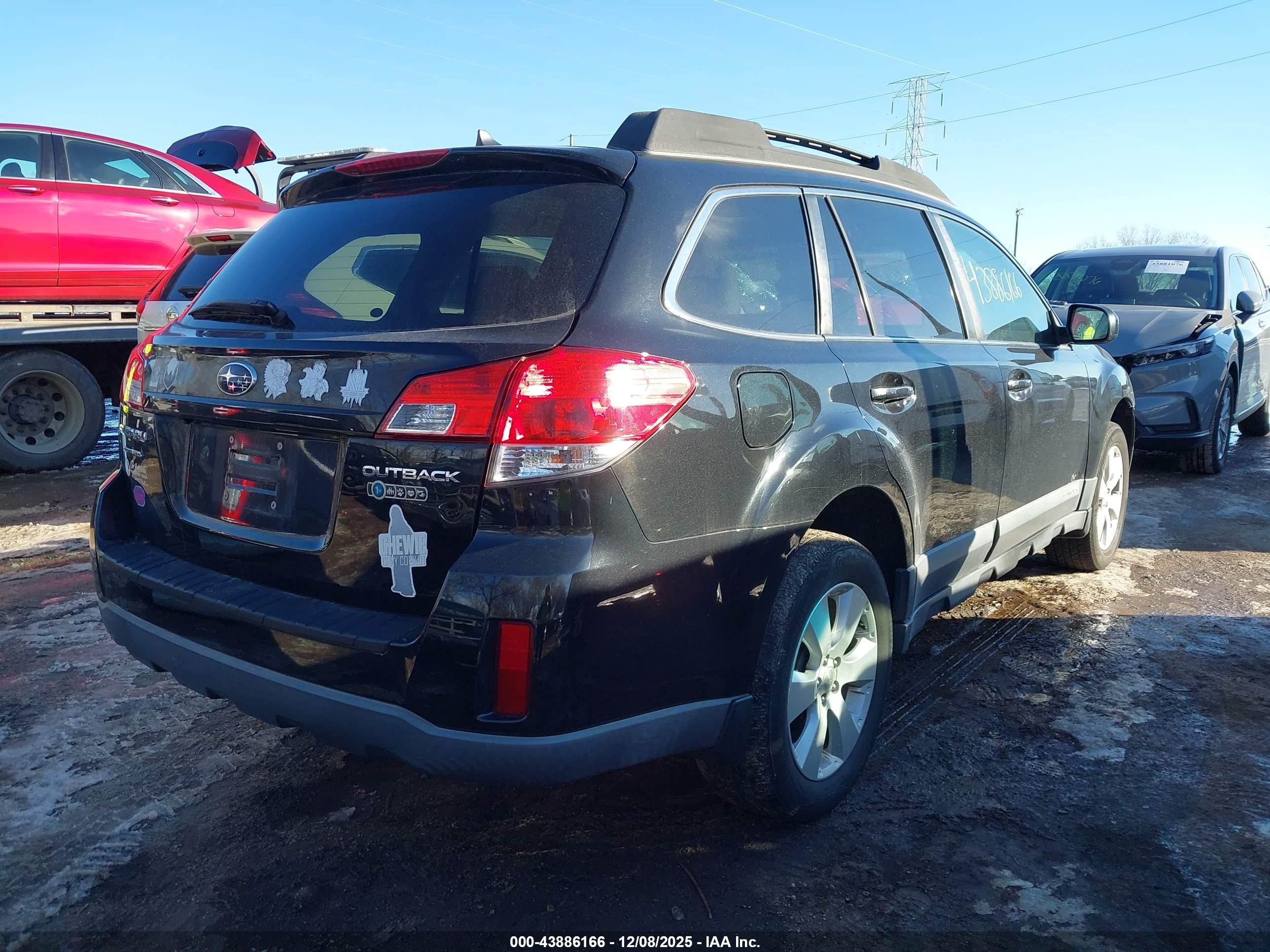 SUBARU OUTBACK image 4