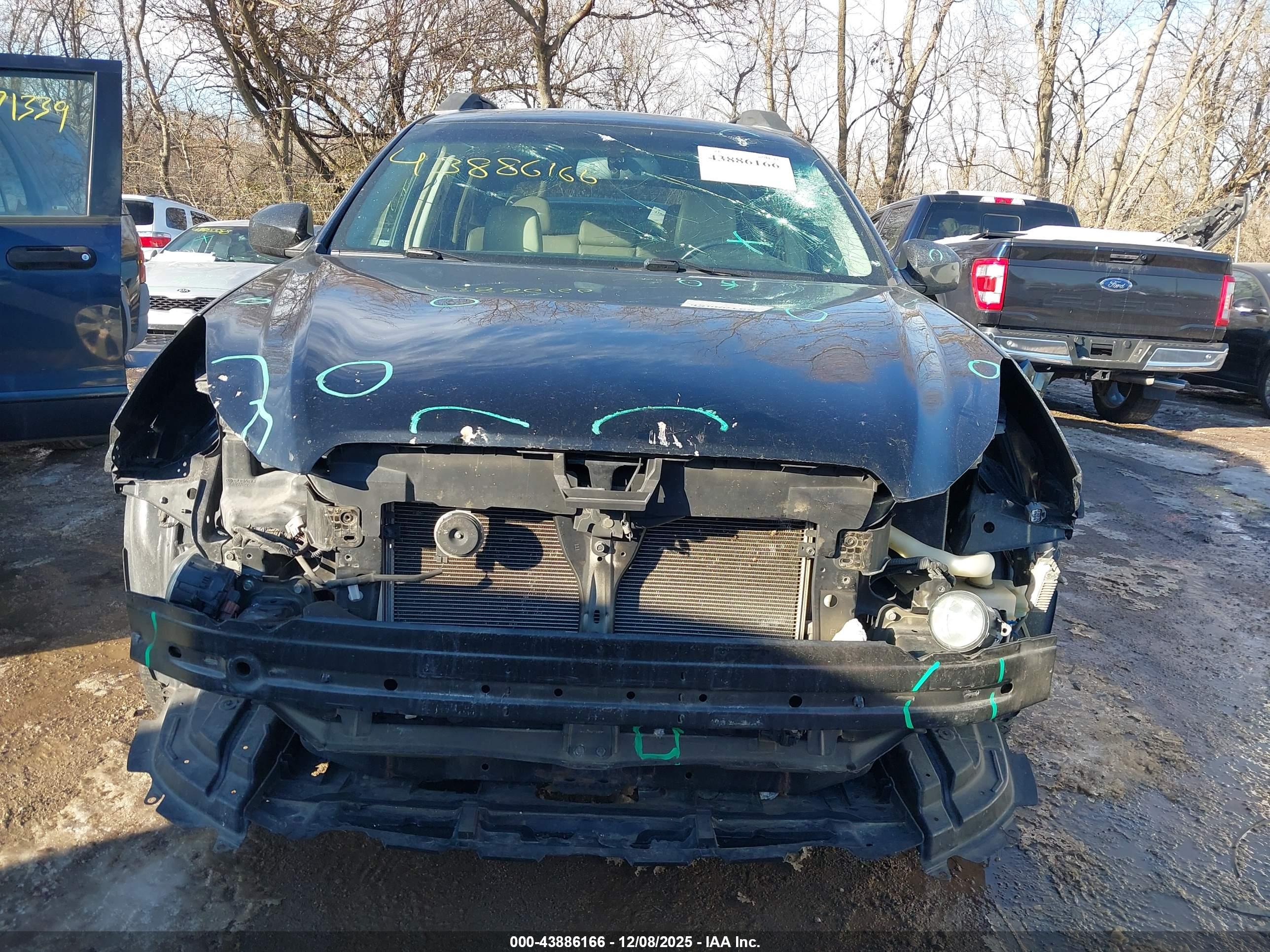 SUBARU OUTBACK image 6