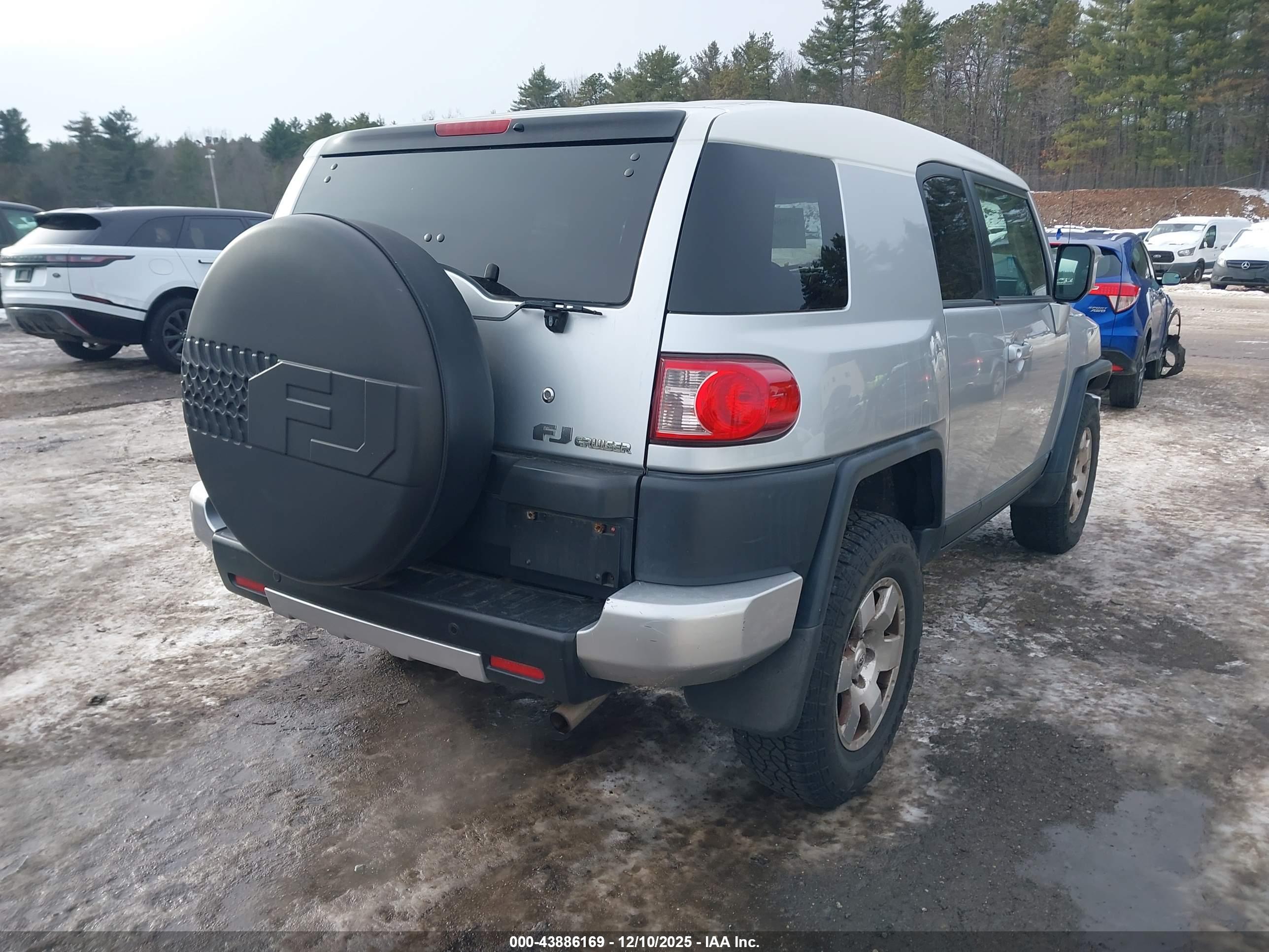 TOYOTA FJ image 4