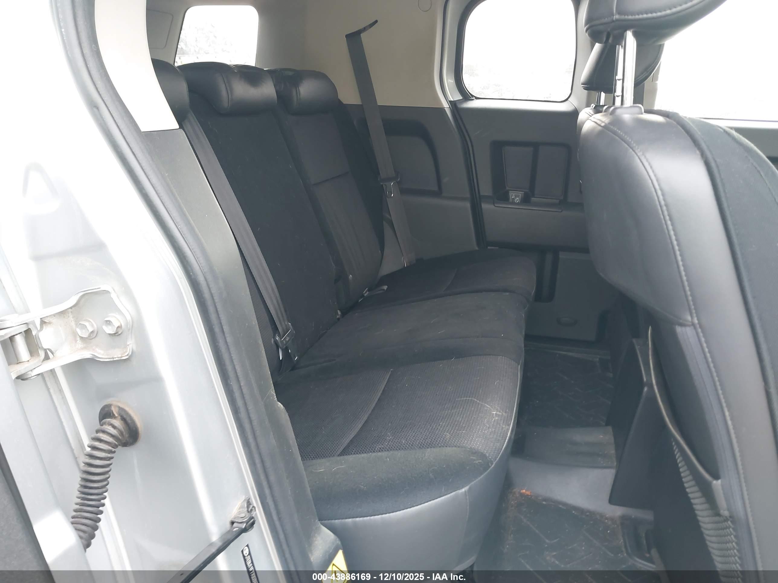 TOYOTA FJ image 8
