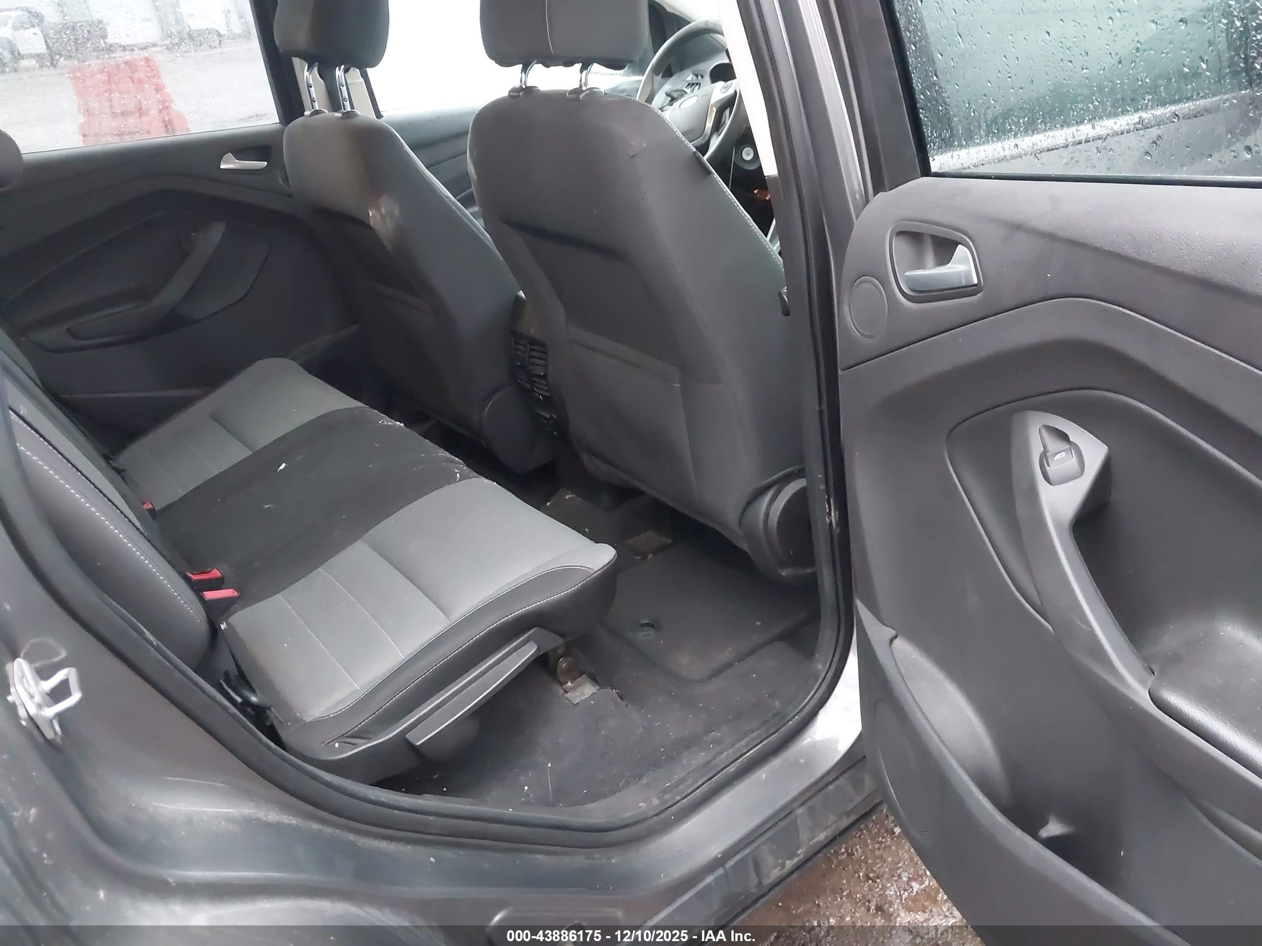 FORD ESCAPE image 8