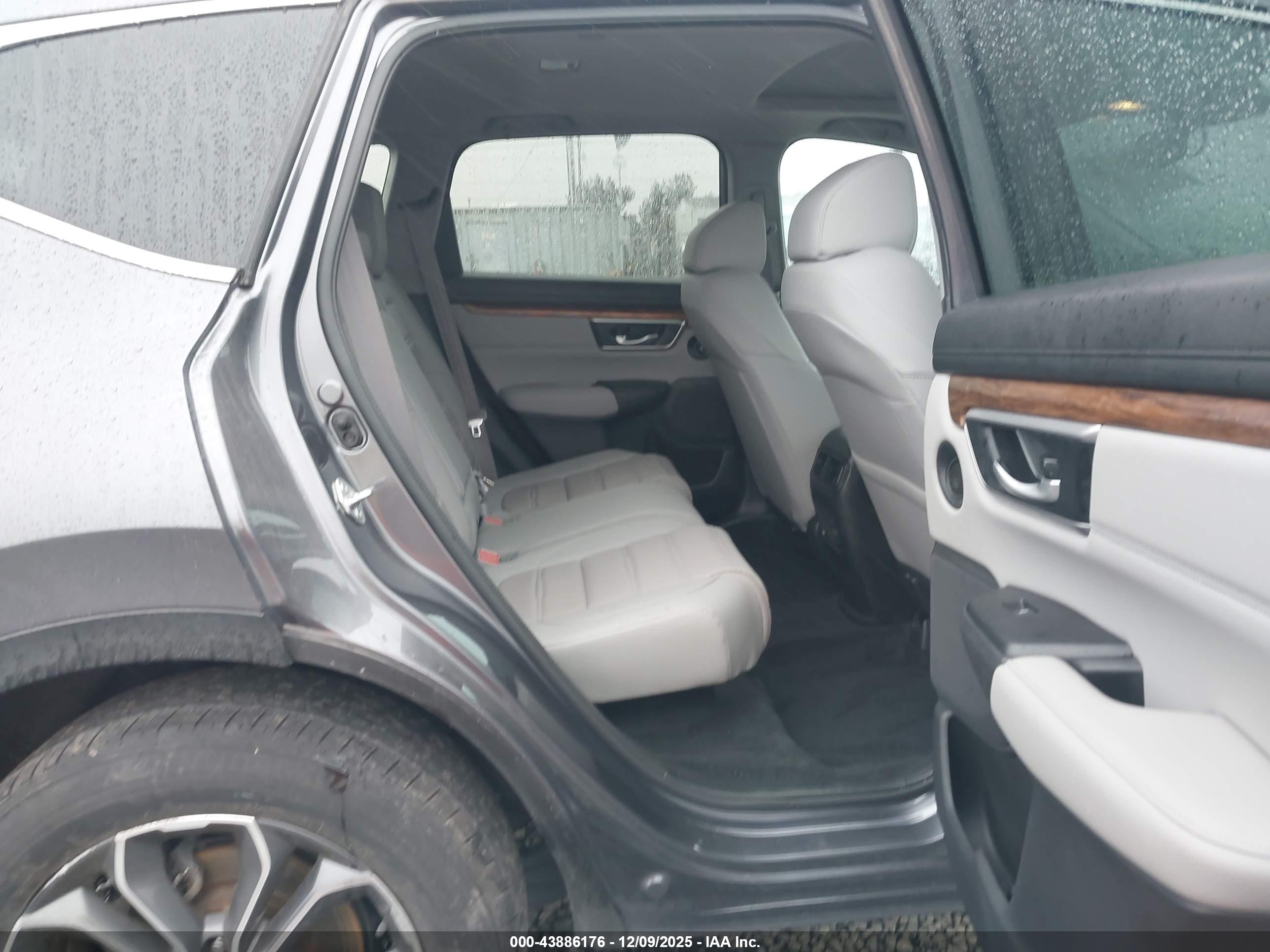 HONDA CR-V image 8
