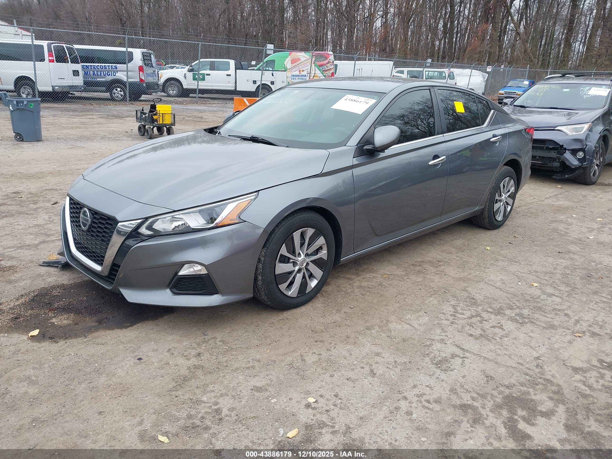 NISSAN ALTIMA image 2