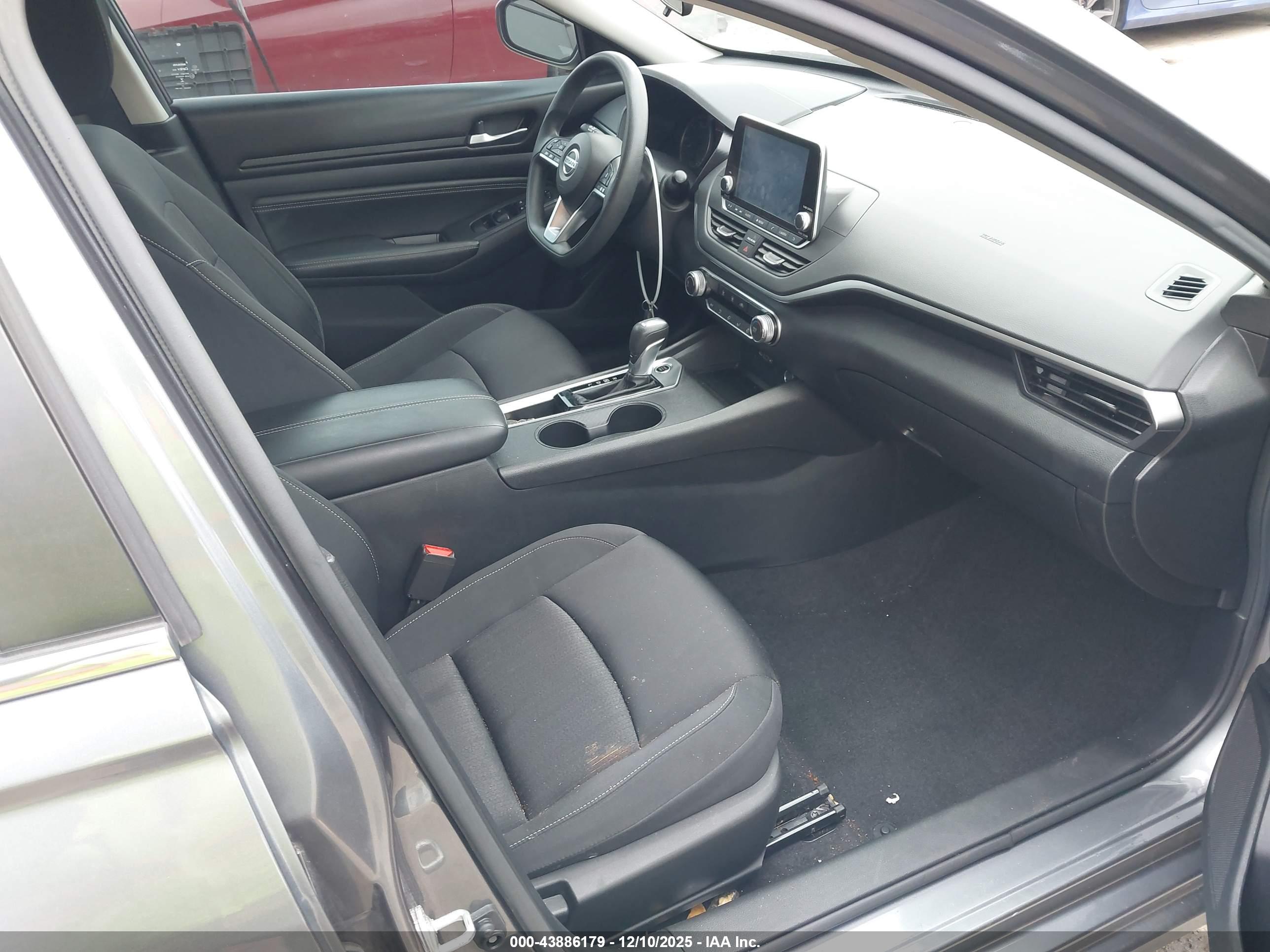NISSAN ALTIMA image 5