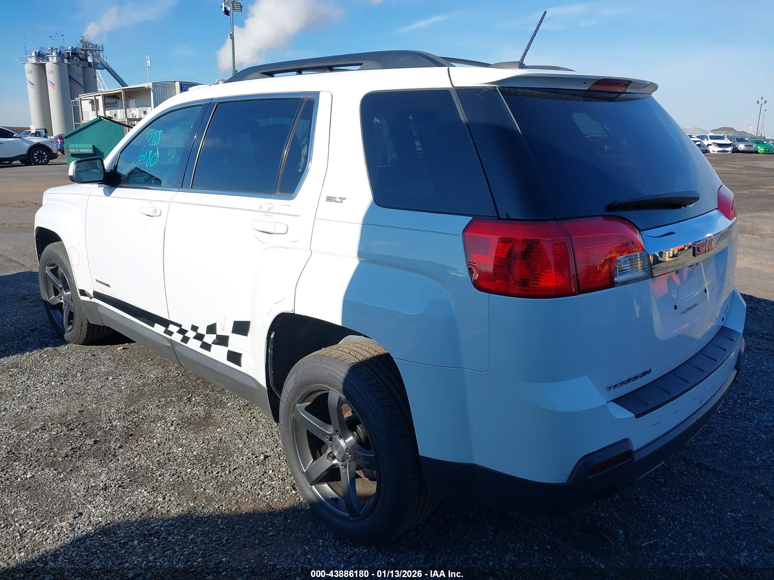 GMC TERRAIN image 3