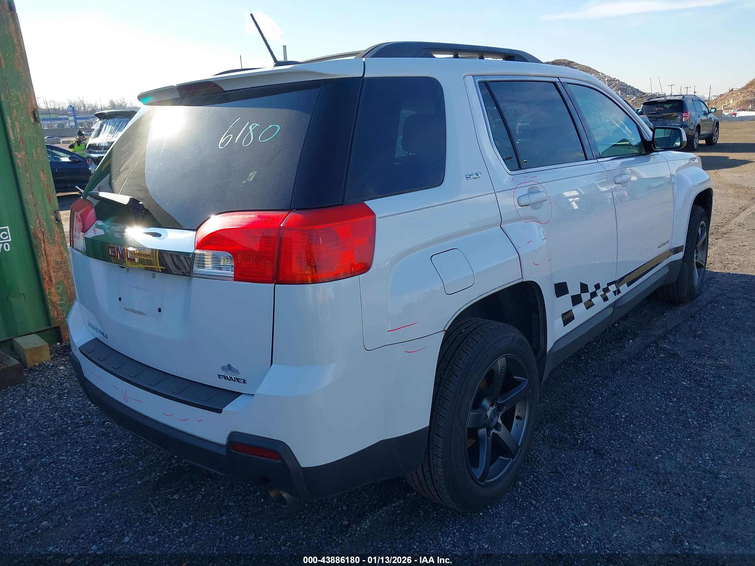 GMC TERRAIN image 4