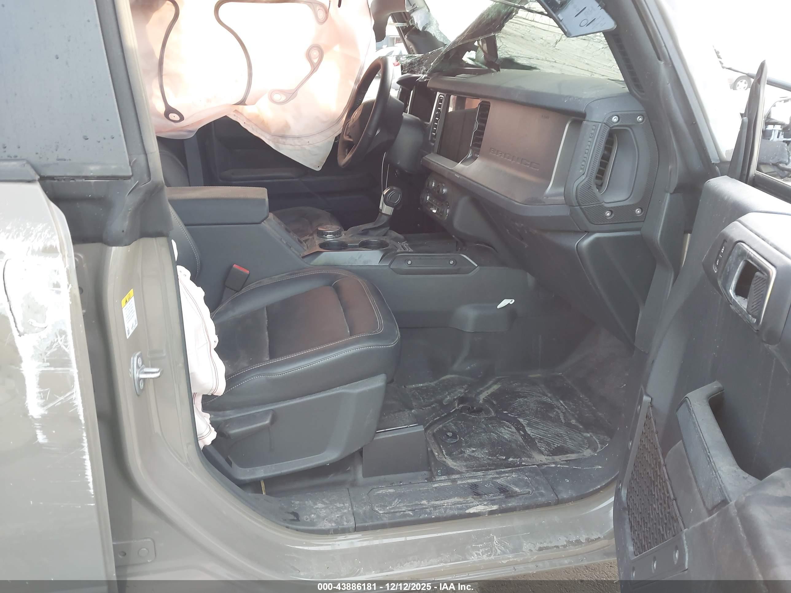 FORD BRONCO image 5