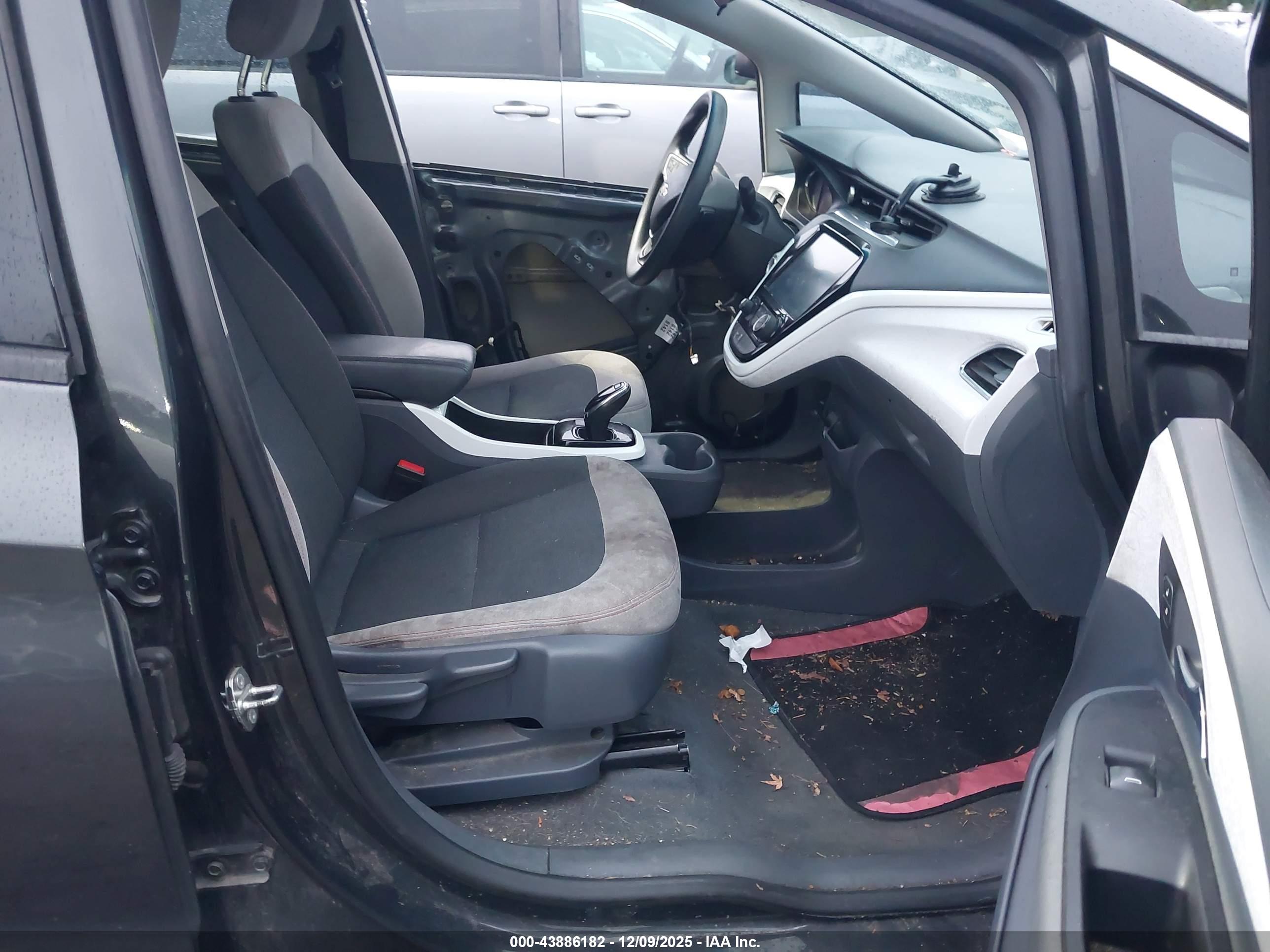 CHEVROLET BOLT image 5