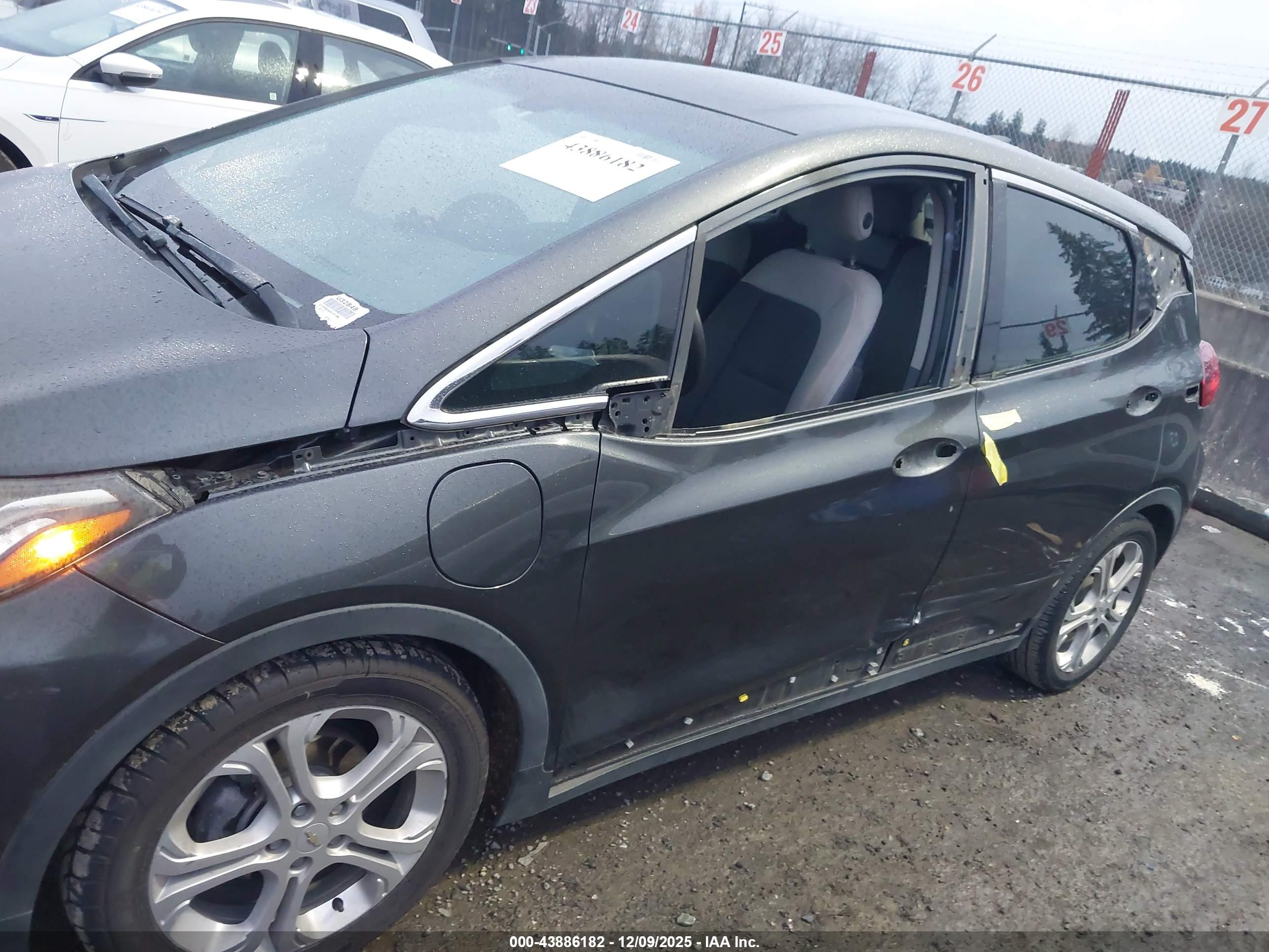 CHEVROLET BOLT image 6