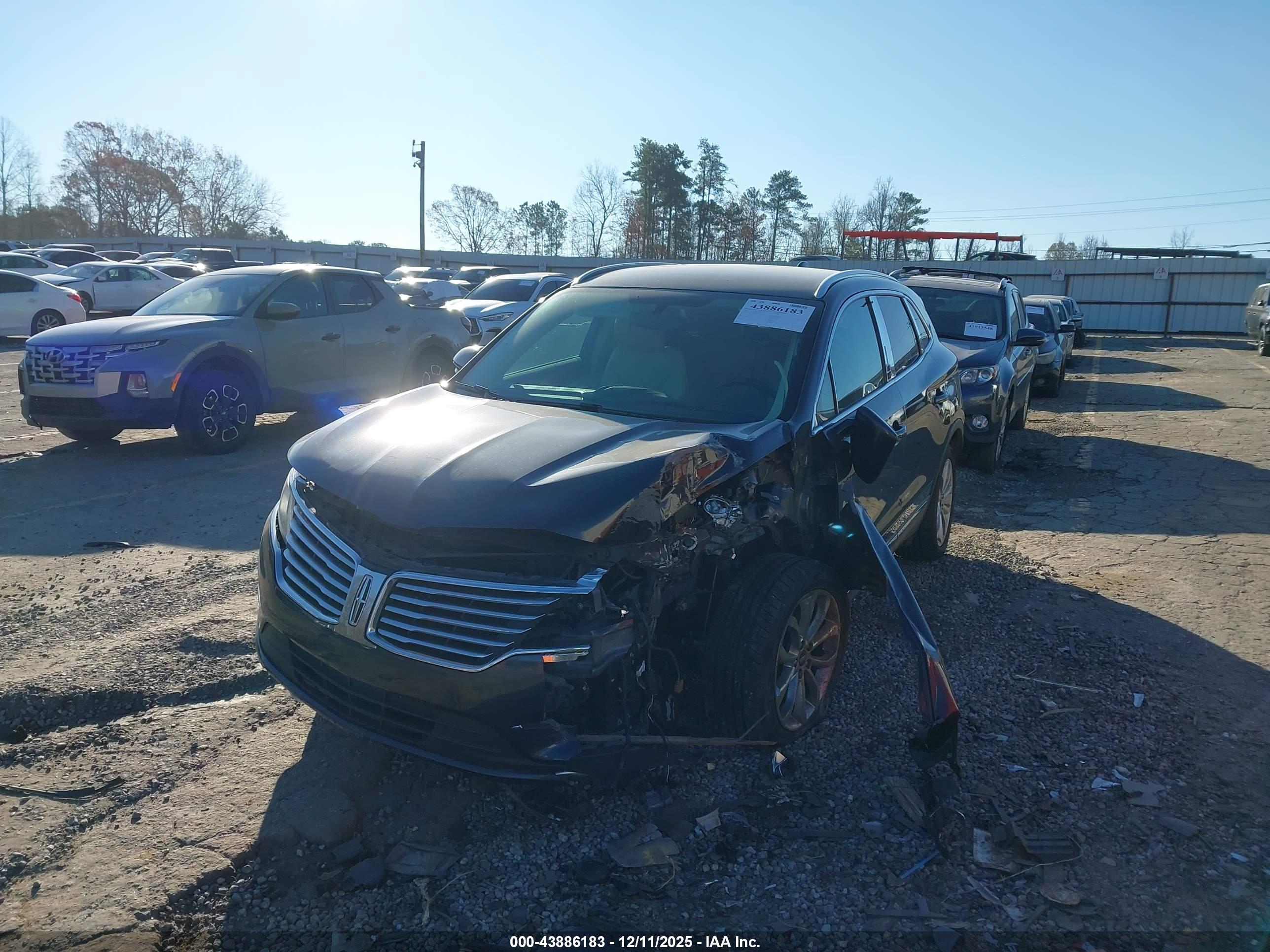 LINCOLN MKC image 2