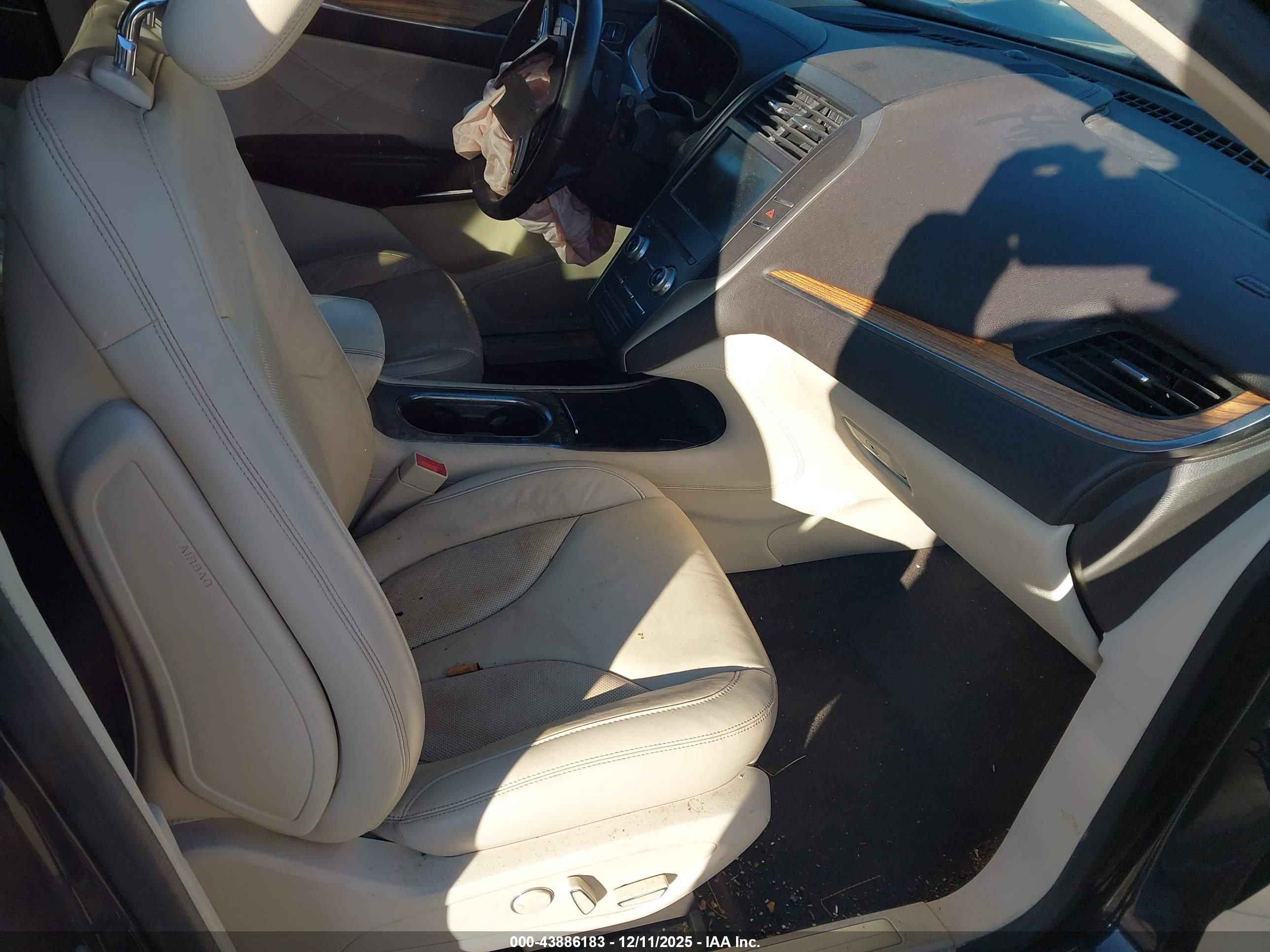 LINCOLN MKC image 5