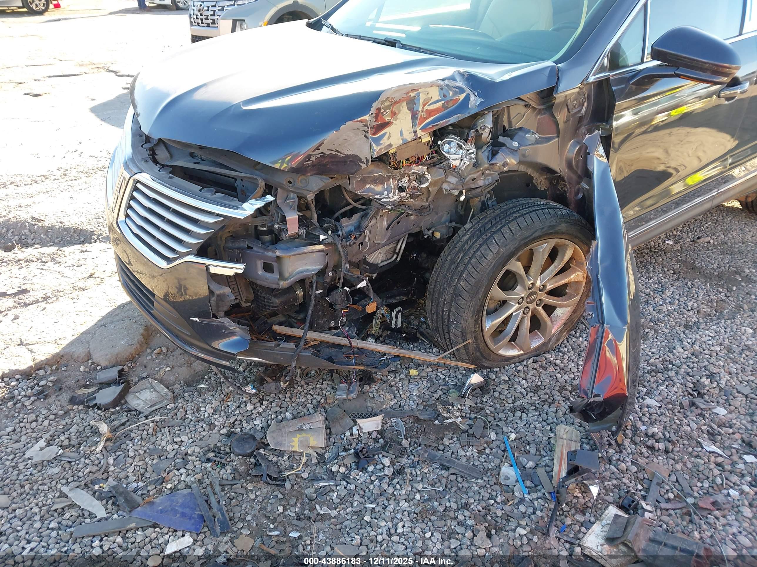 LINCOLN MKC image 6