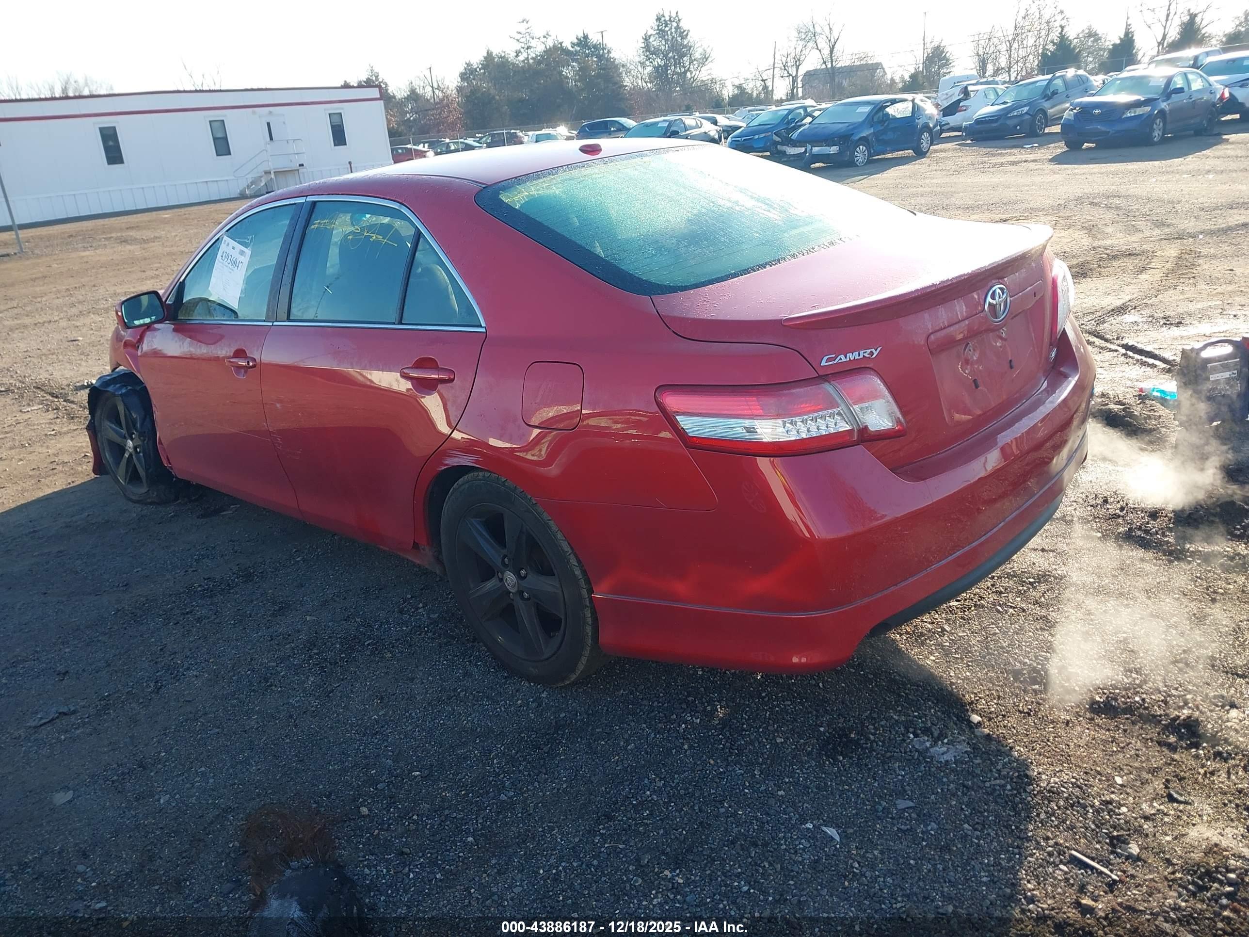 TOYOTA CAMRY image 3