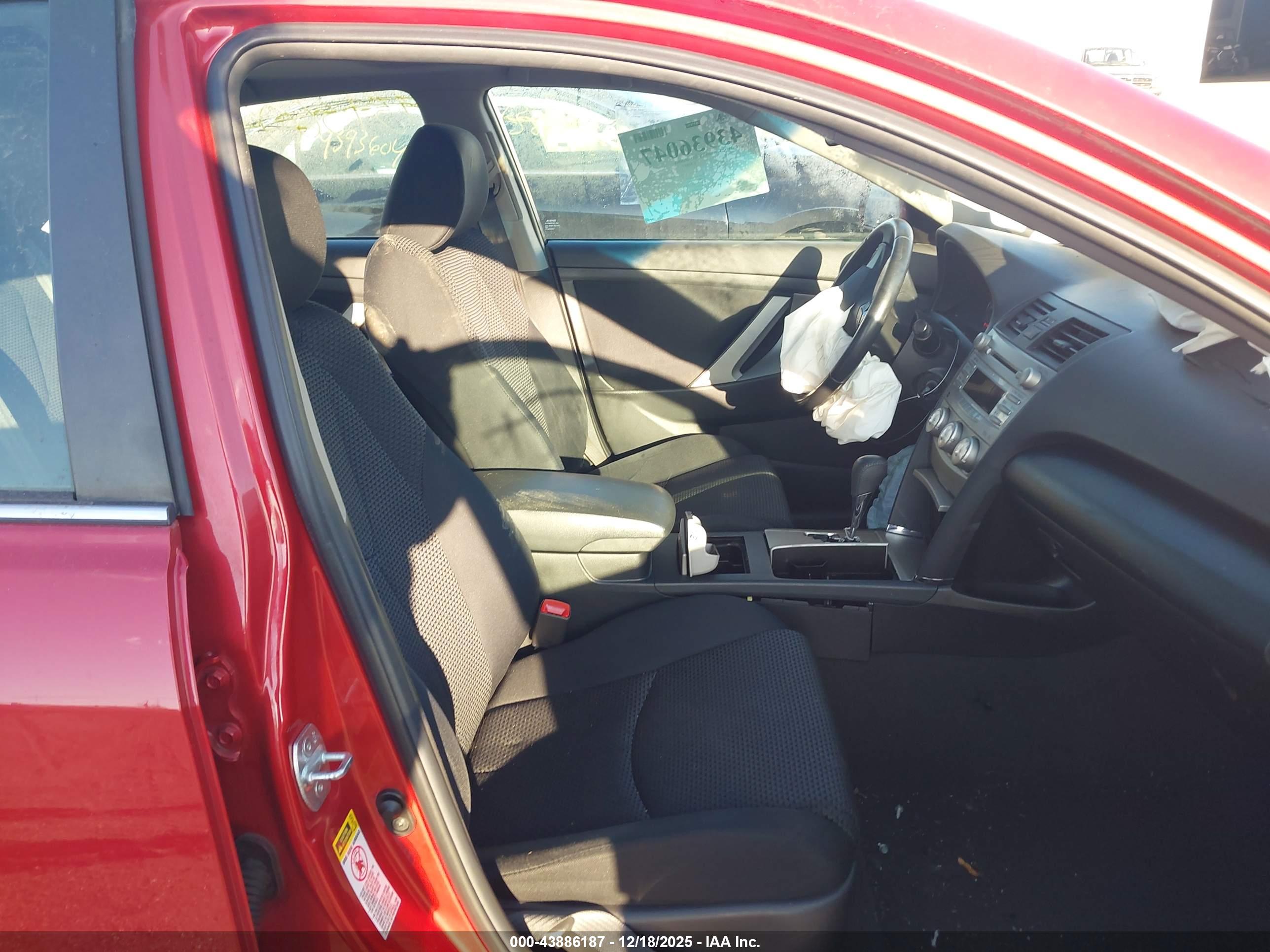 TOYOTA CAMRY image 5