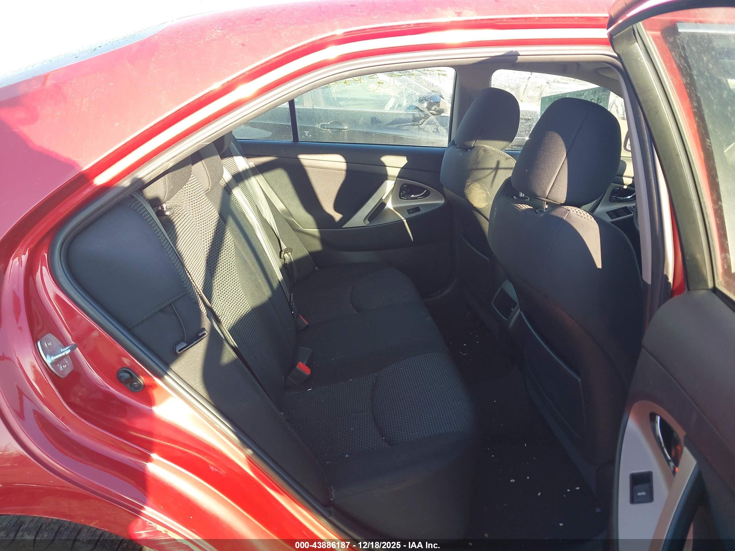 TOYOTA CAMRY image 8