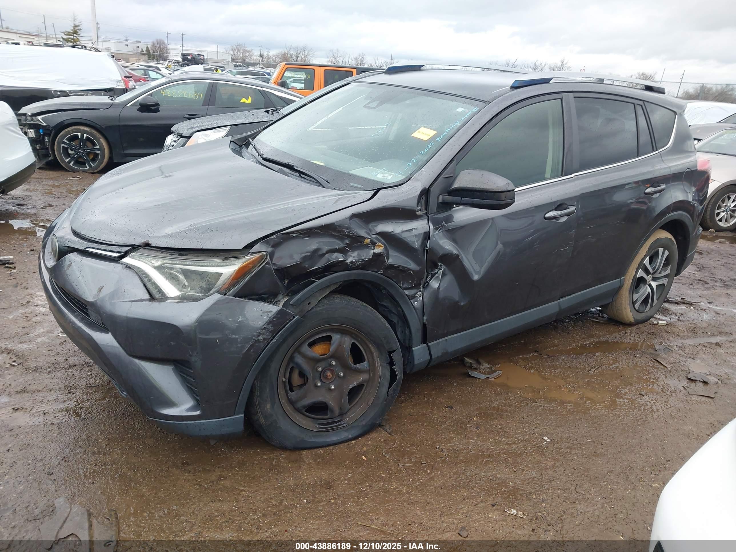 TOYOTA RAV4 image 2