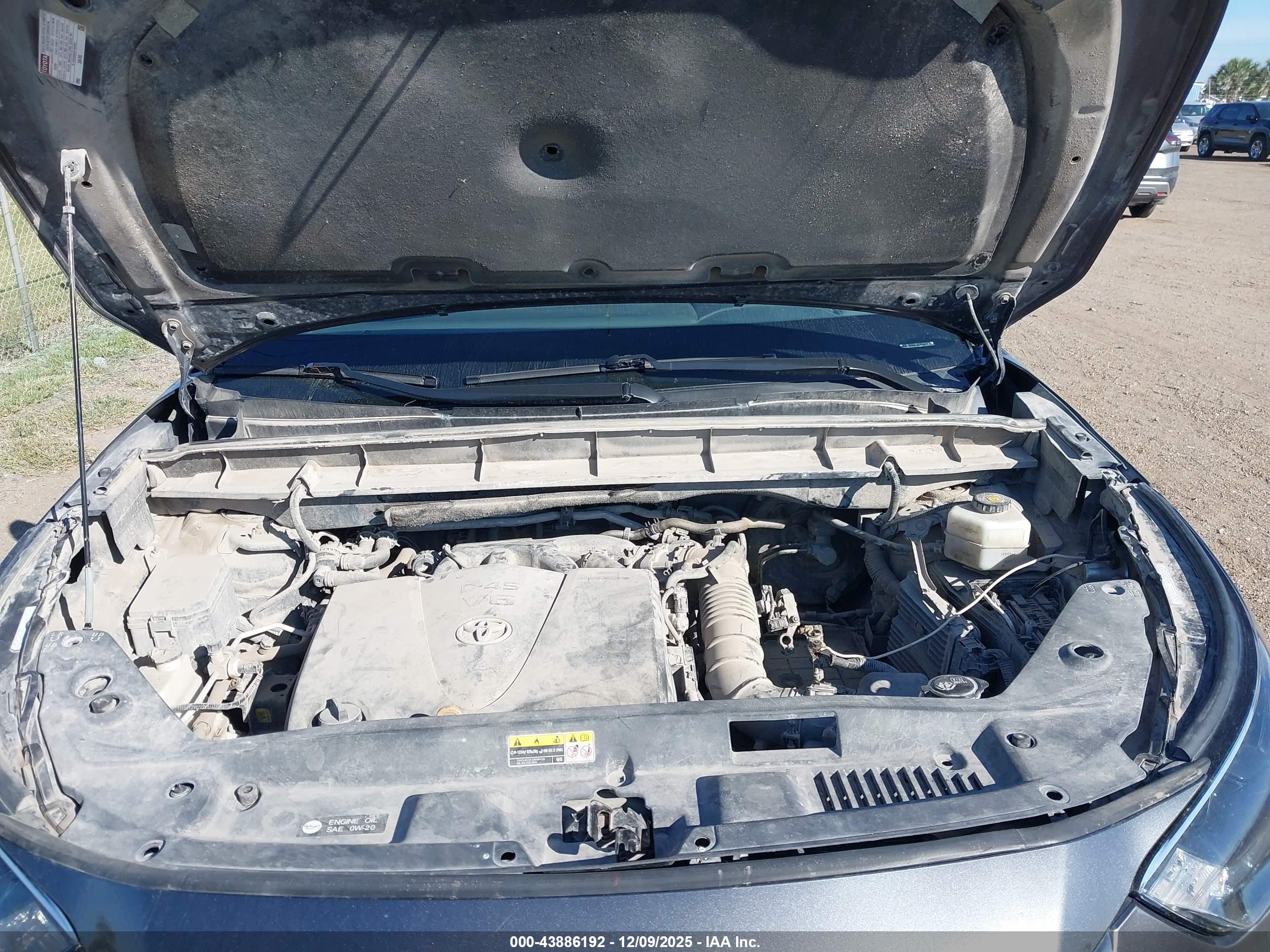 TOYOTA HIGHLANDER image 10