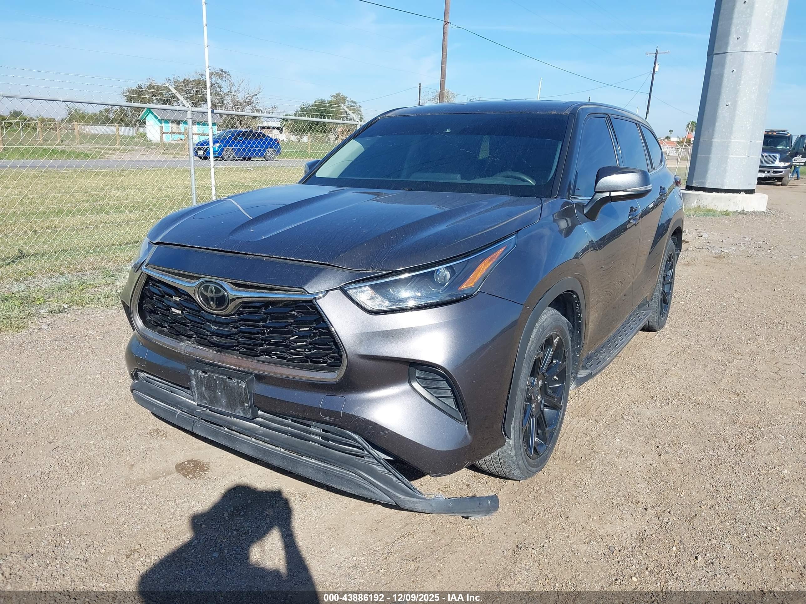 TOYOTA HIGHLANDER image 6