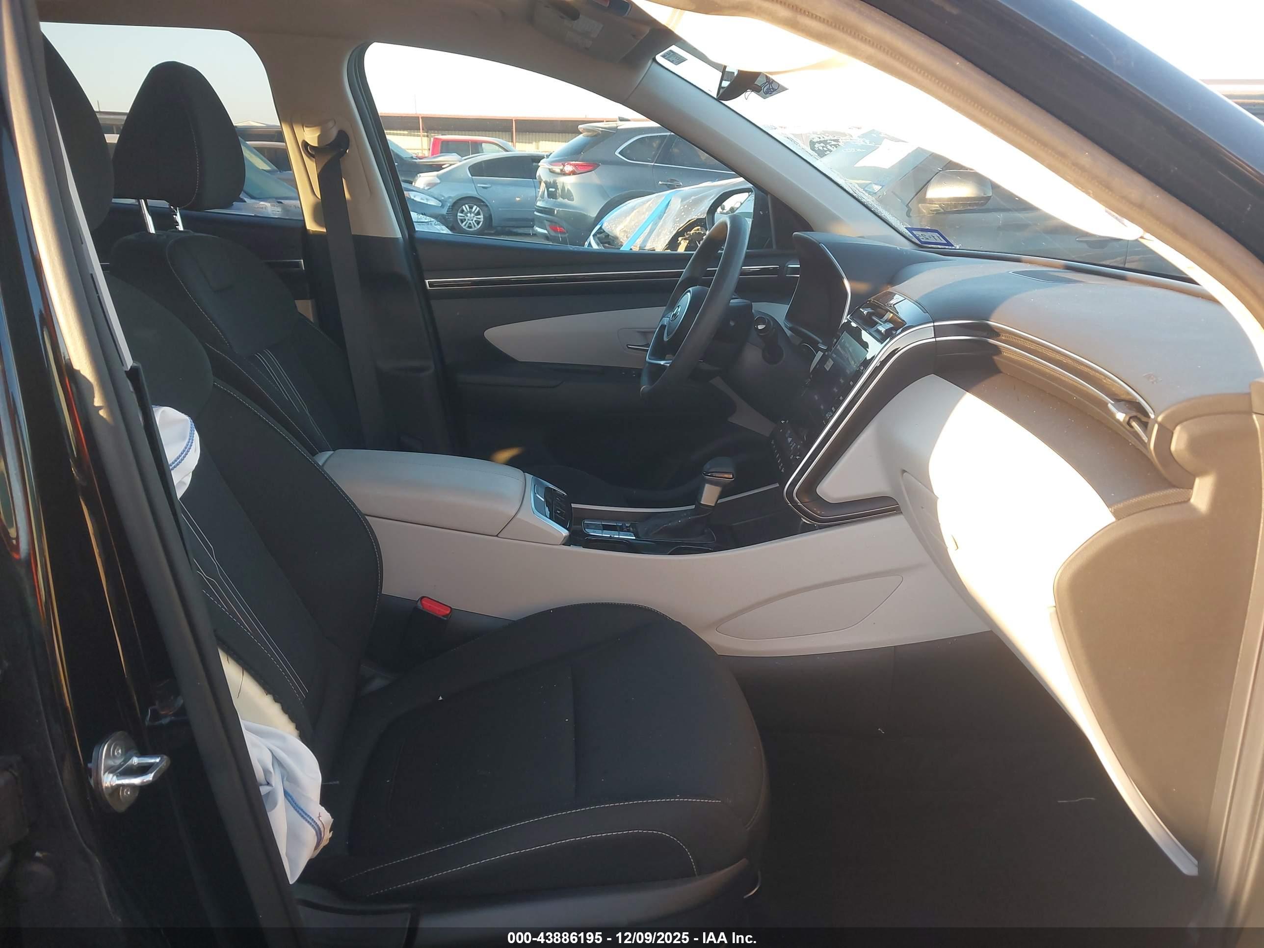 HYUNDAI TUCSON image 5