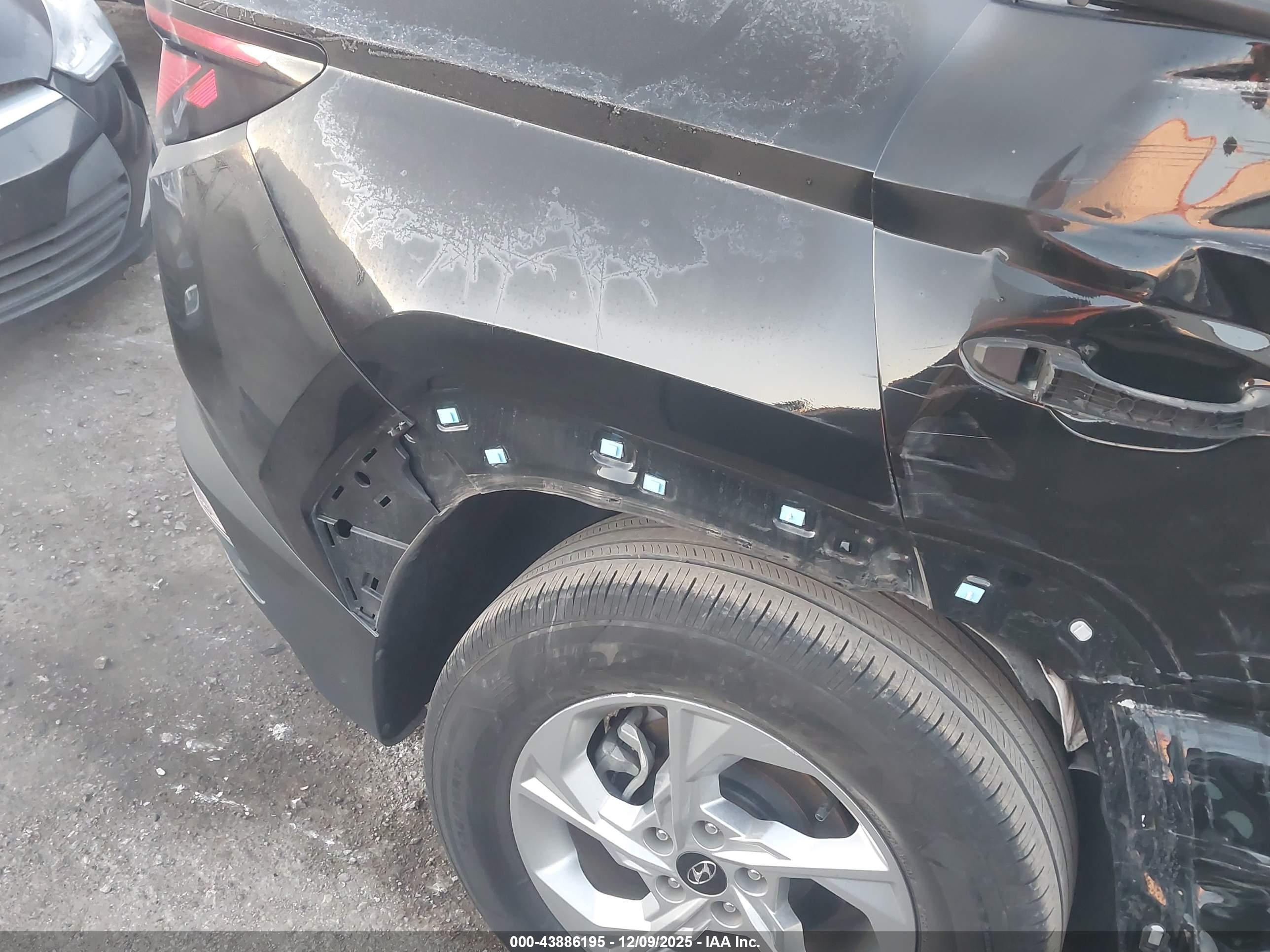 HYUNDAI TUCSON image 6