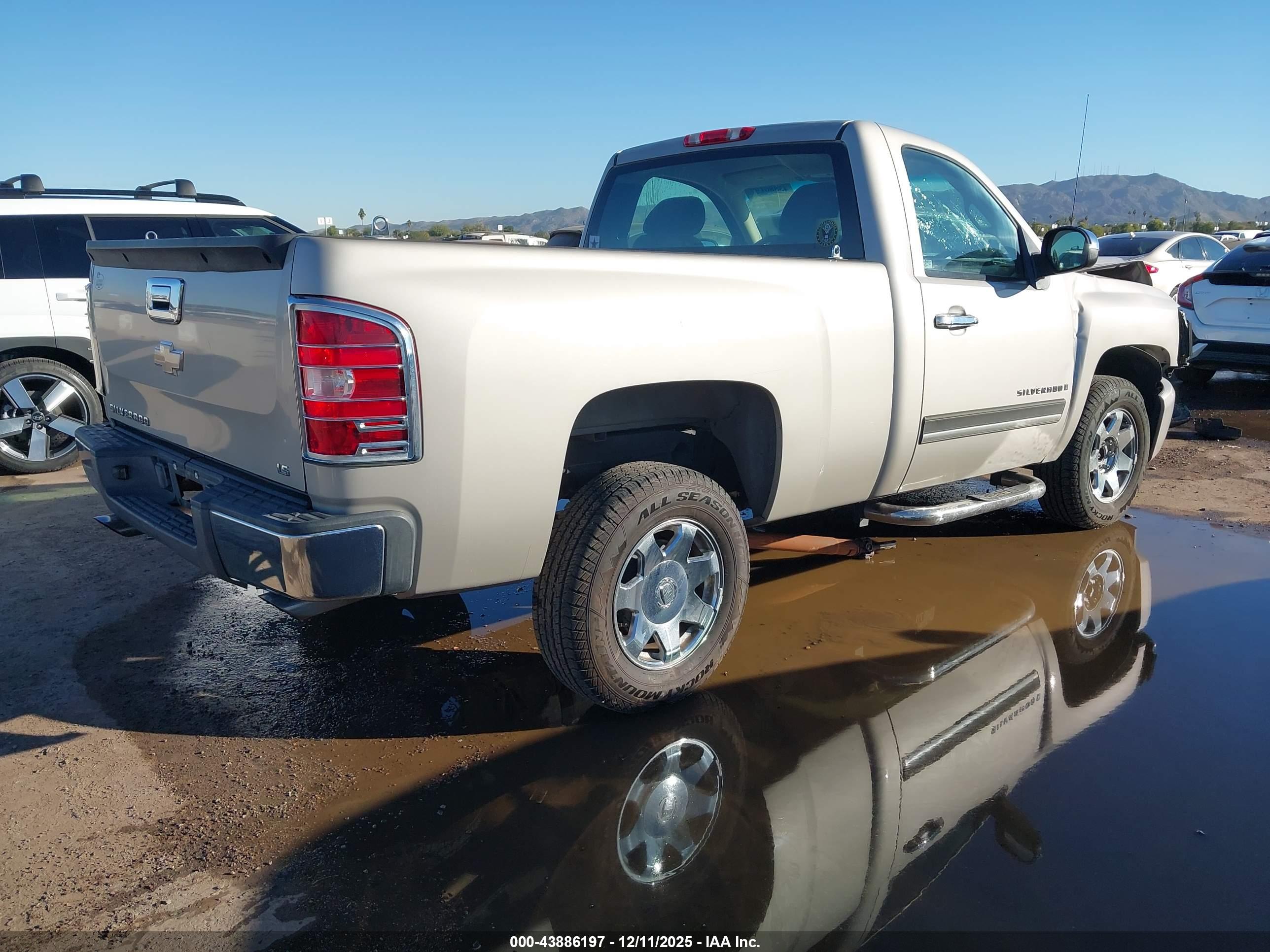 CHEVROLET SILVERADO image 4