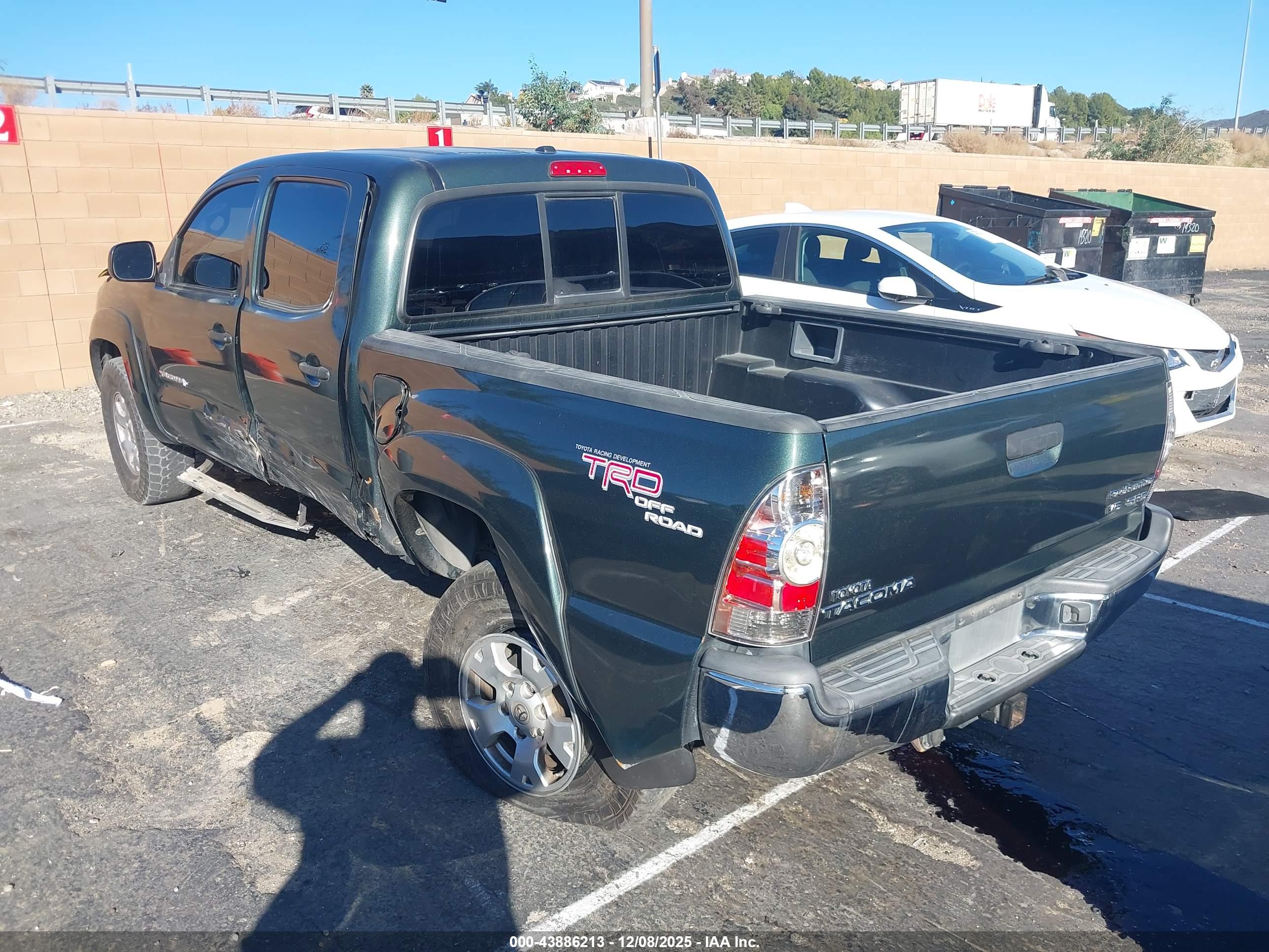 TOYOTA TACOMA image 3