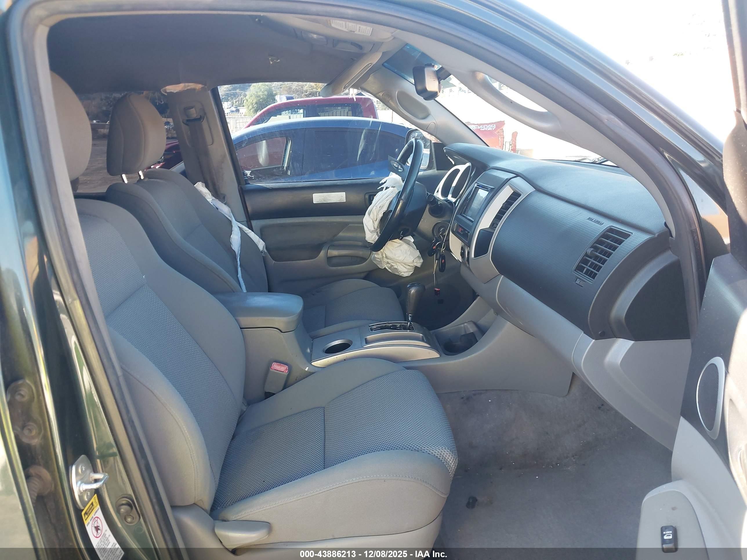 TOYOTA TACOMA image 5