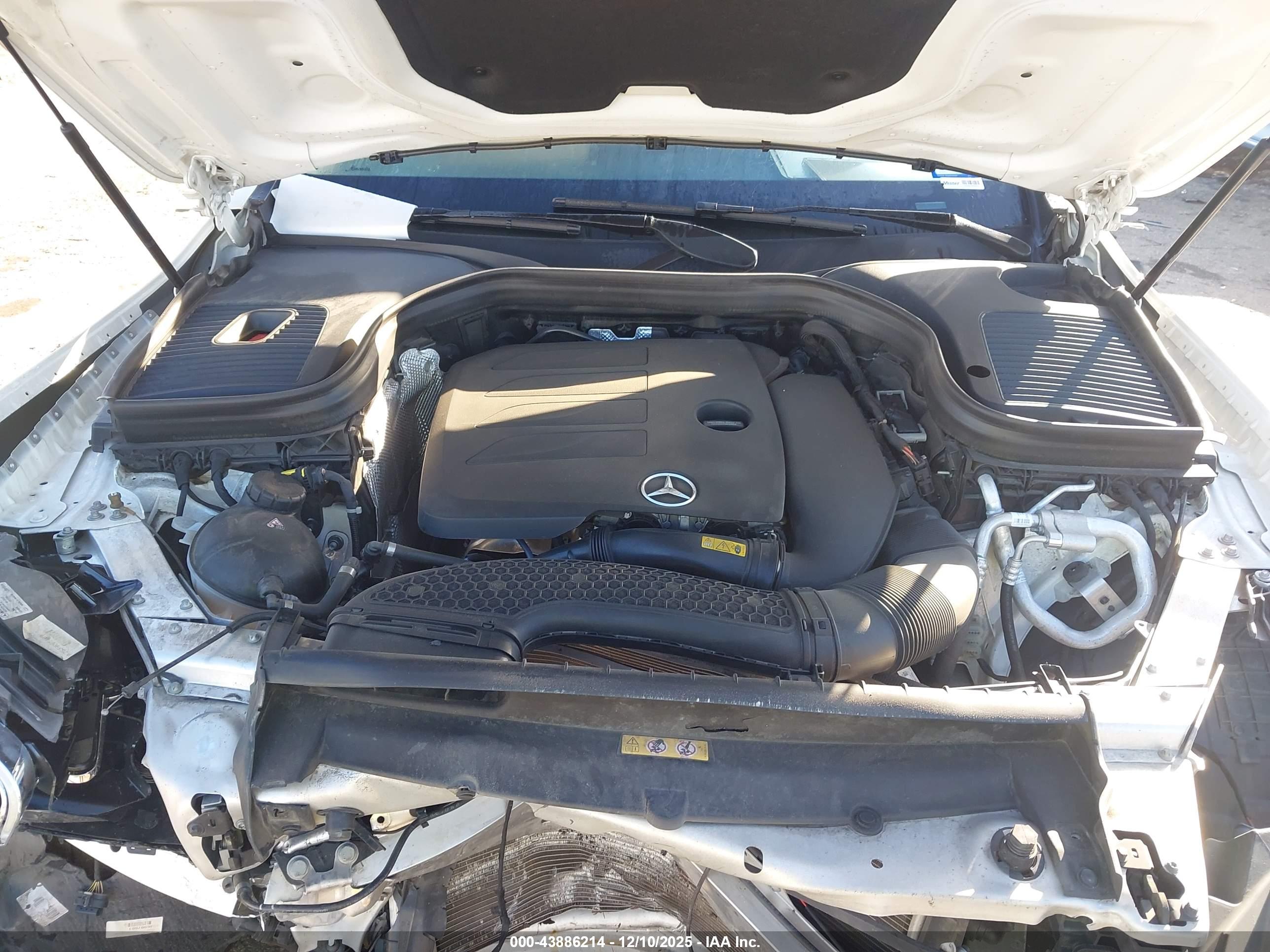 MERCEDES-BENZ GLC image 10