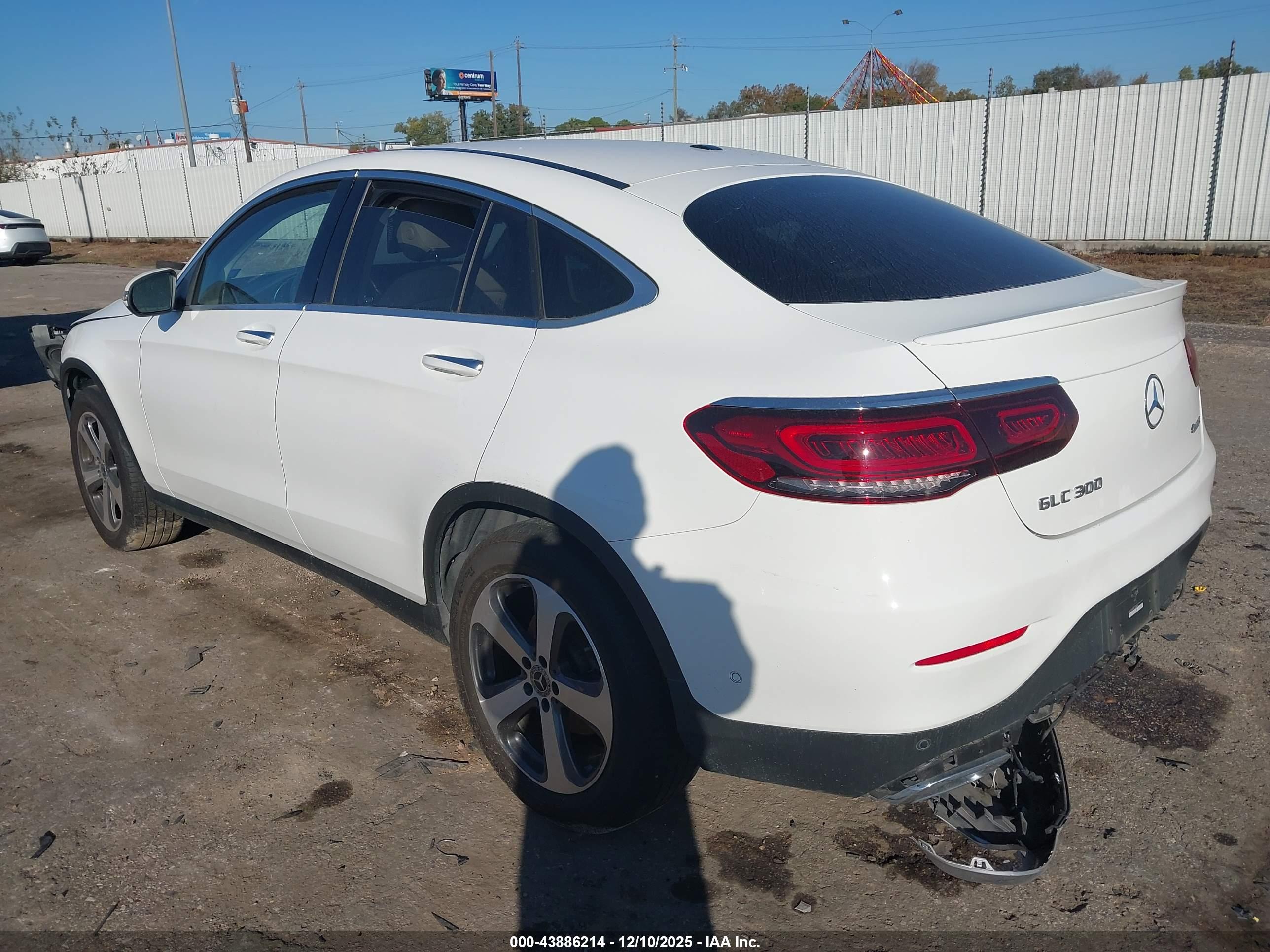 MERCEDES-BENZ GLC image 3