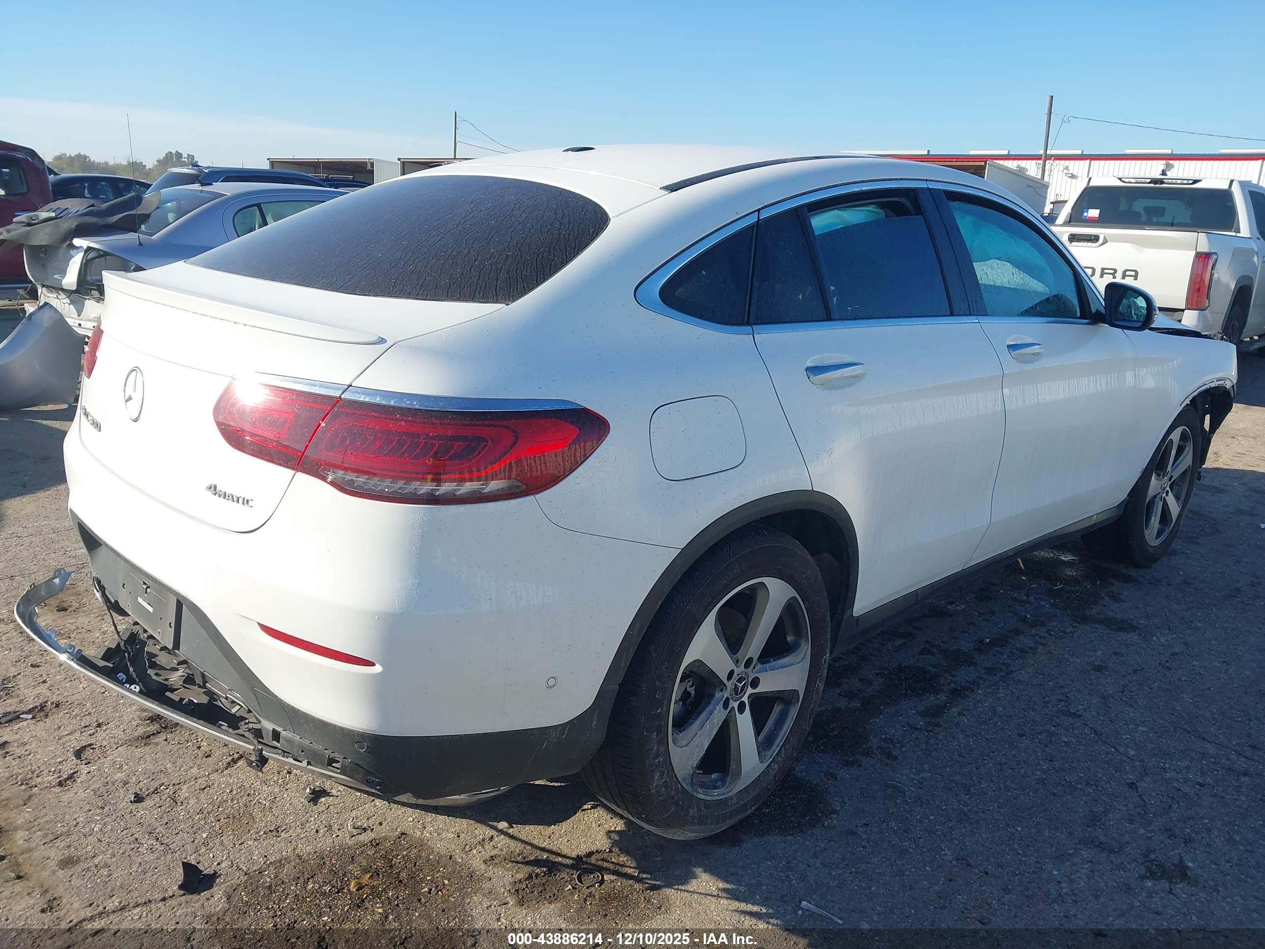 MERCEDES-BENZ GLC image 4