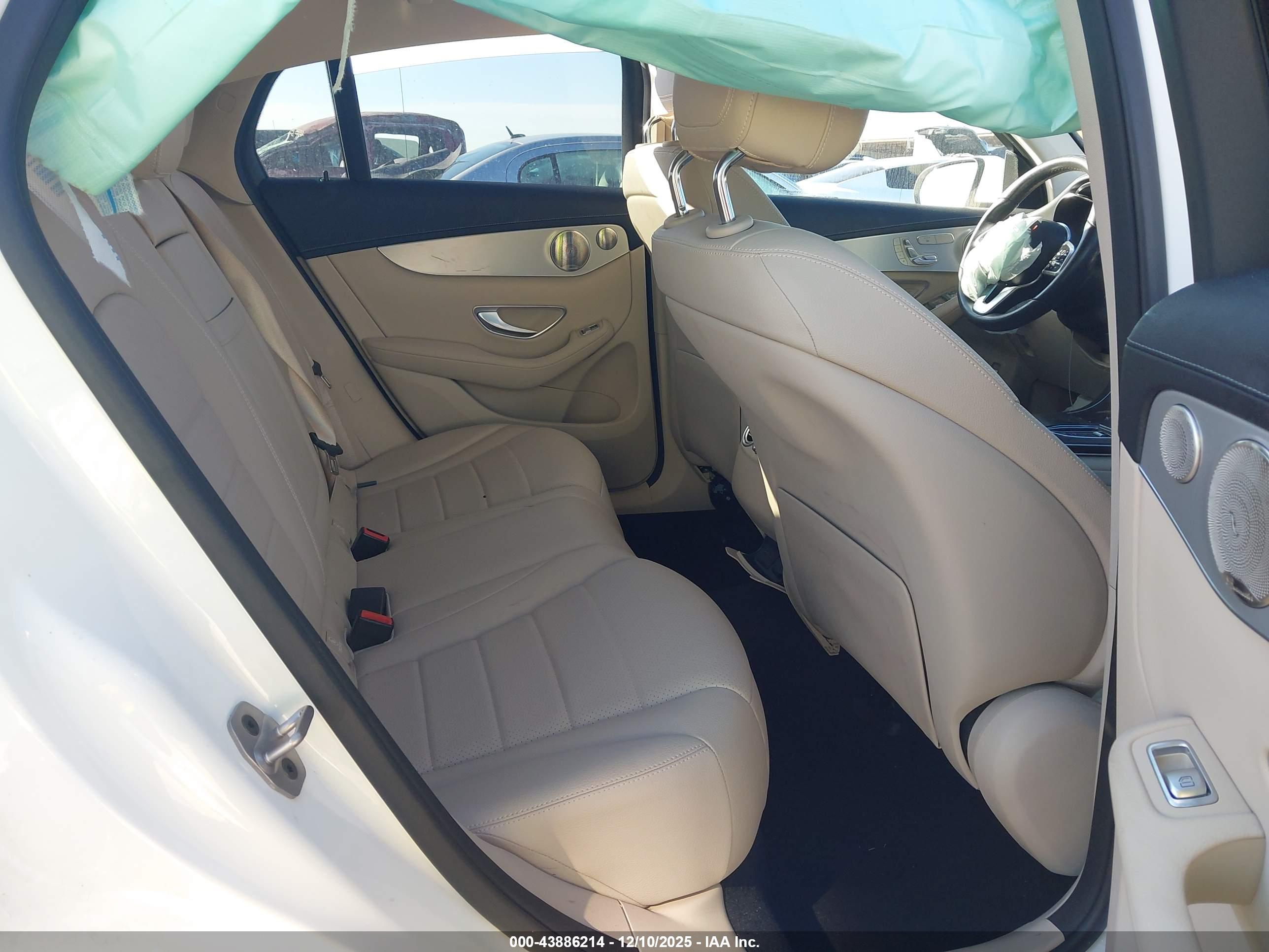 MERCEDES-BENZ GLC image 8