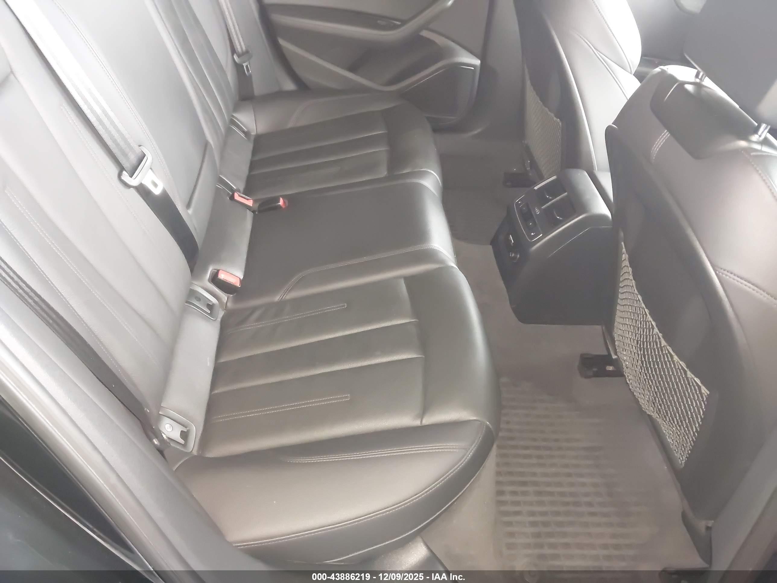 AUDI A4 image 8