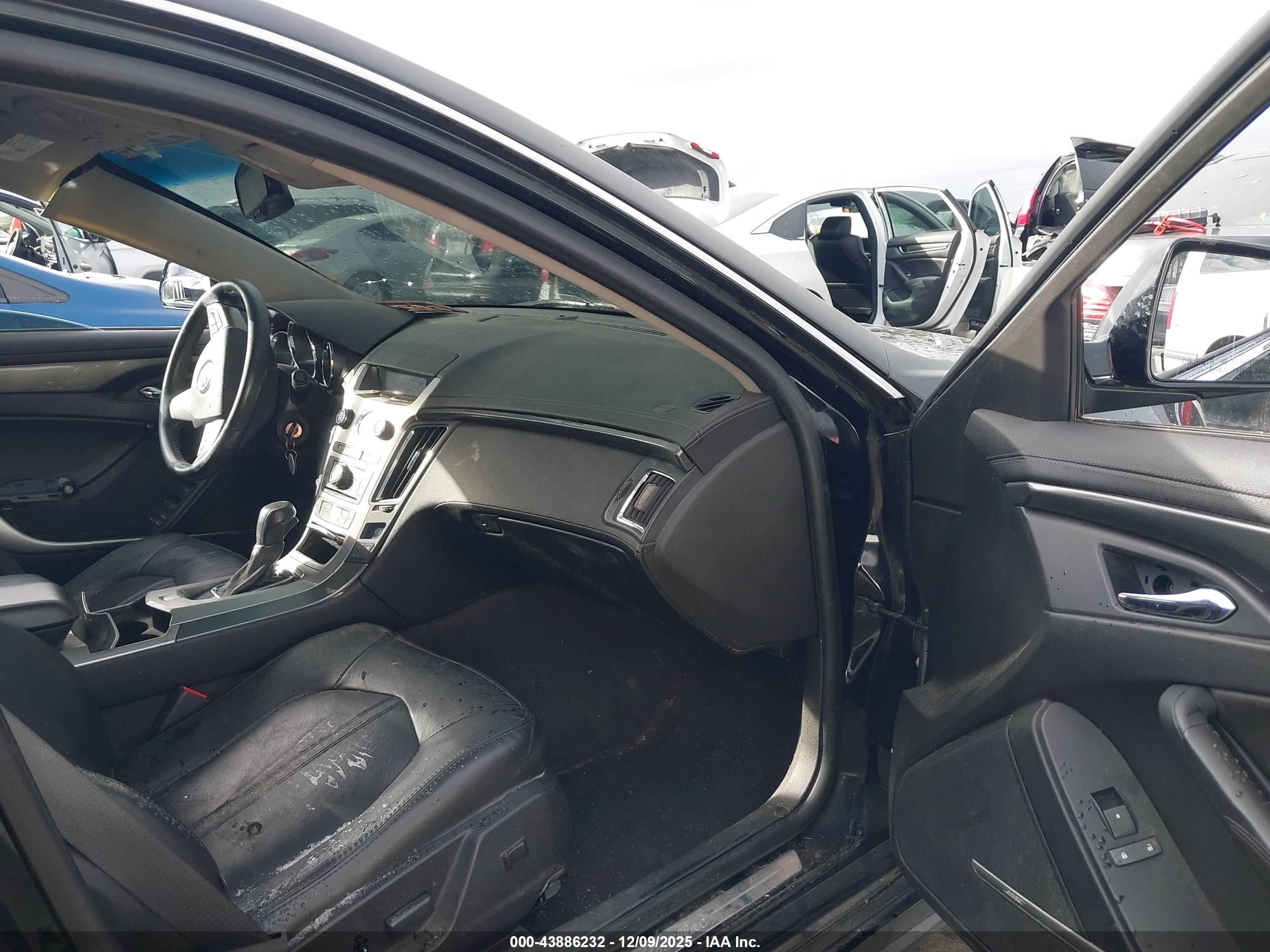 CADILLAC CTS image 5