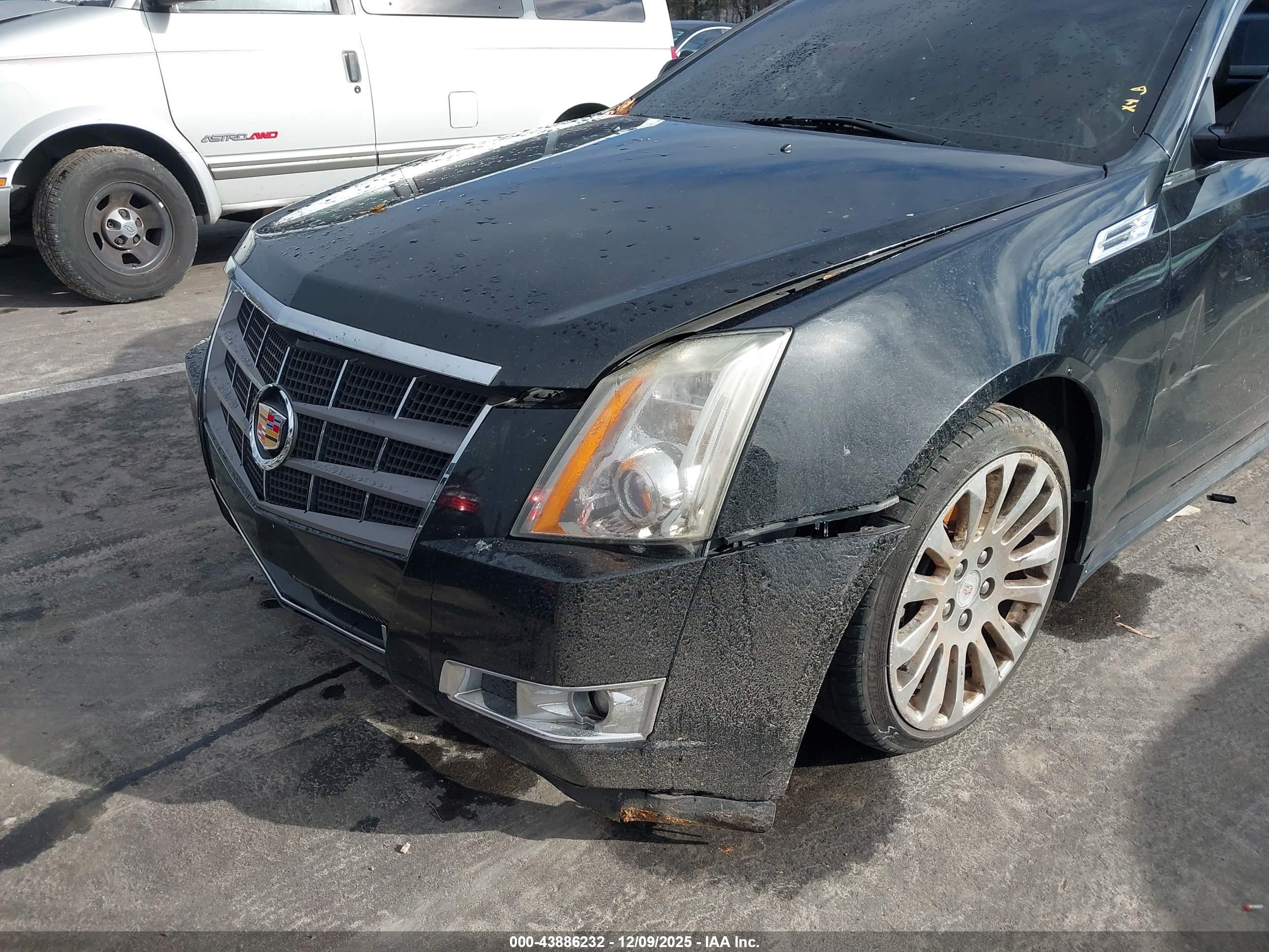 CADILLAC CTS image 6