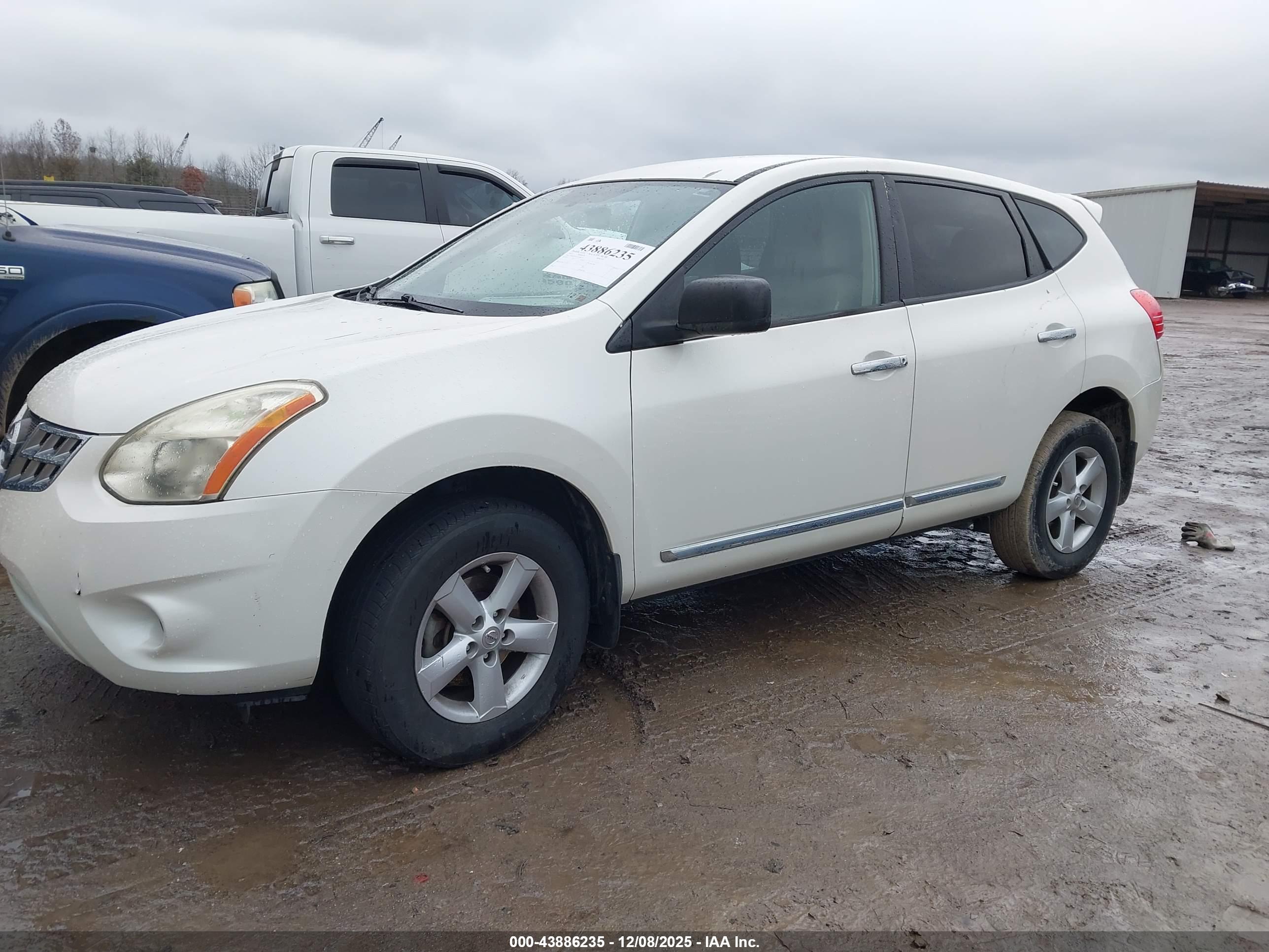 NISSAN ROGUE image 2