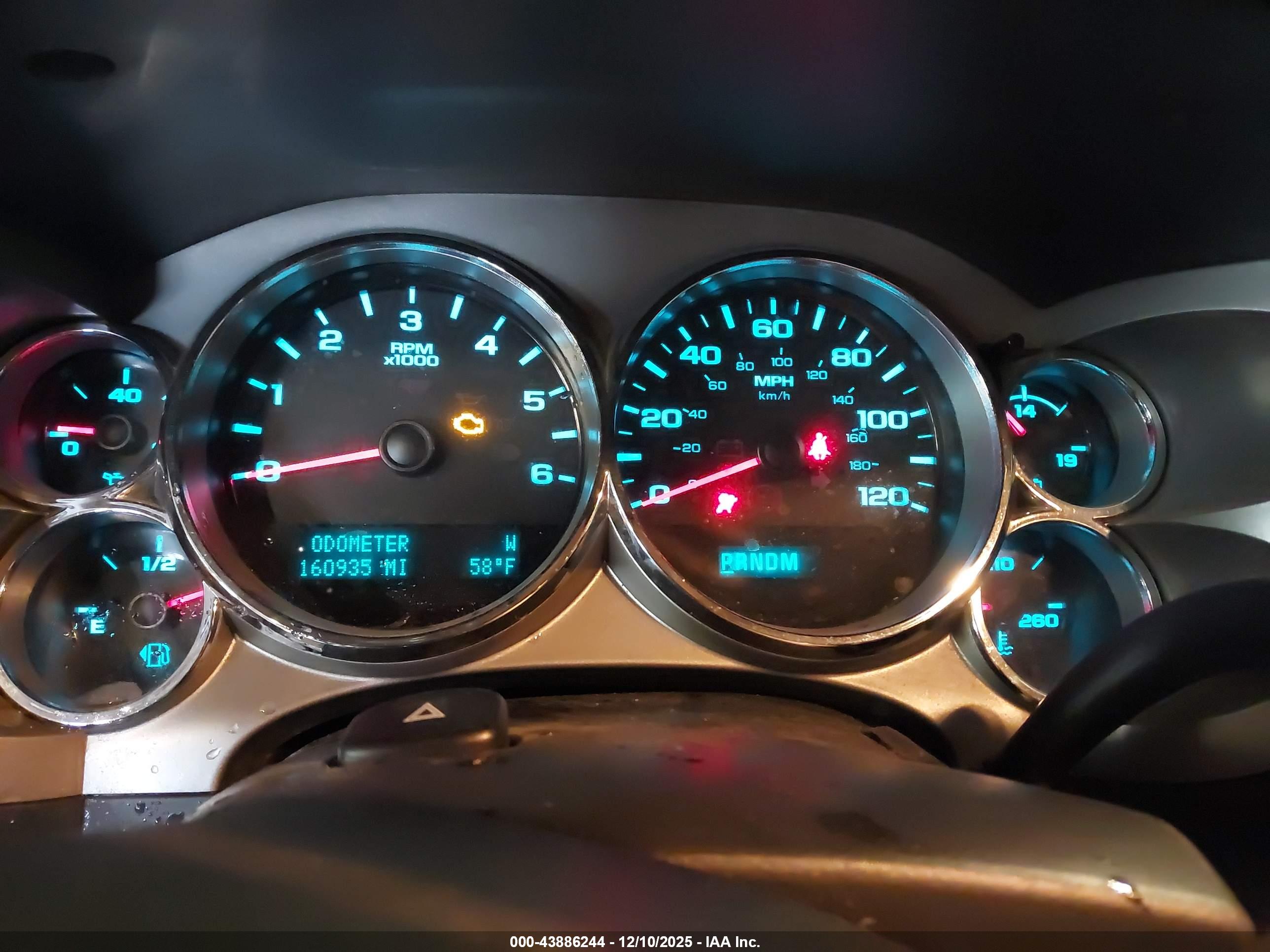 CHEVROLET SILVERADO image 7