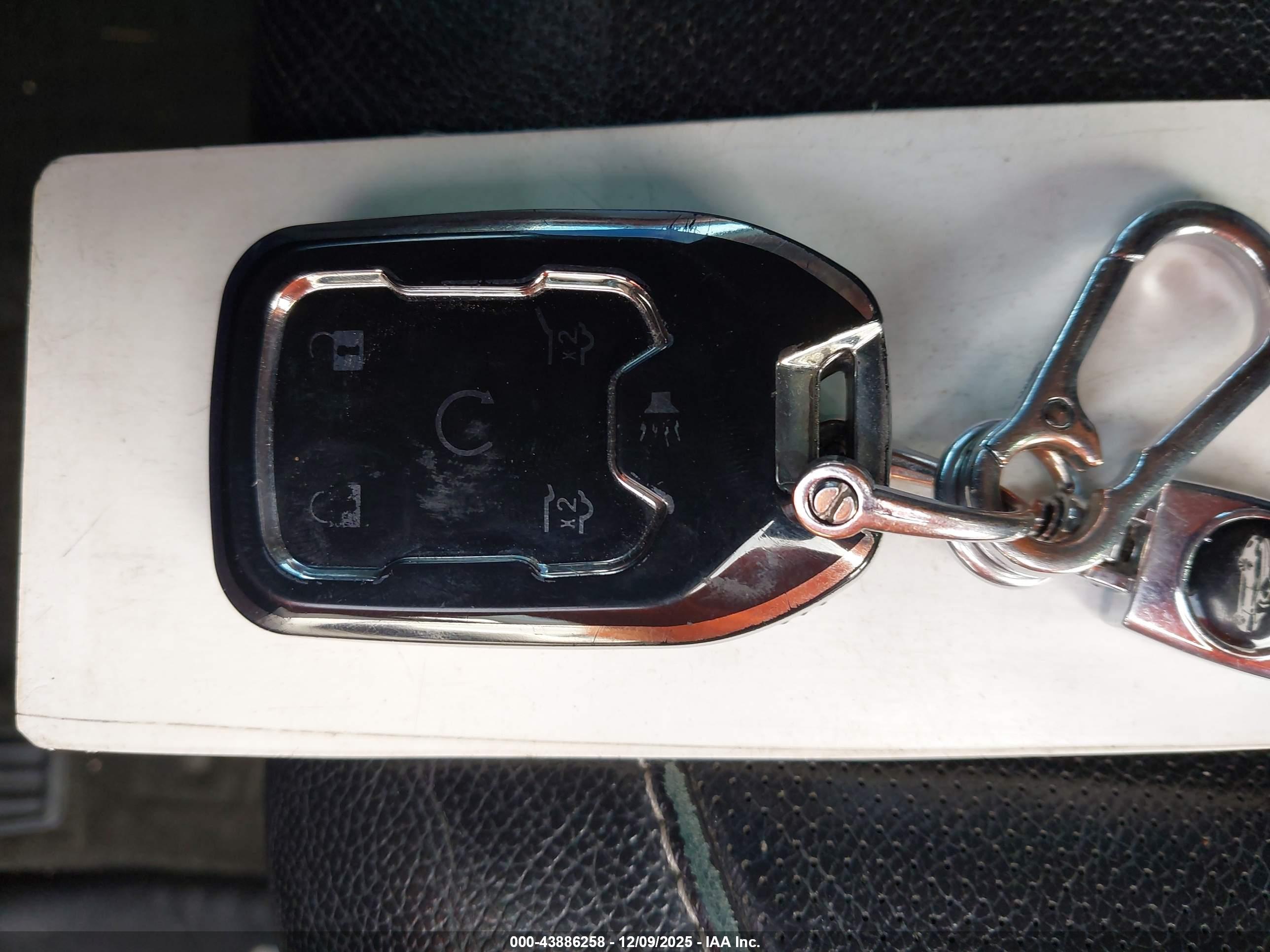 GMC YUKON image 11